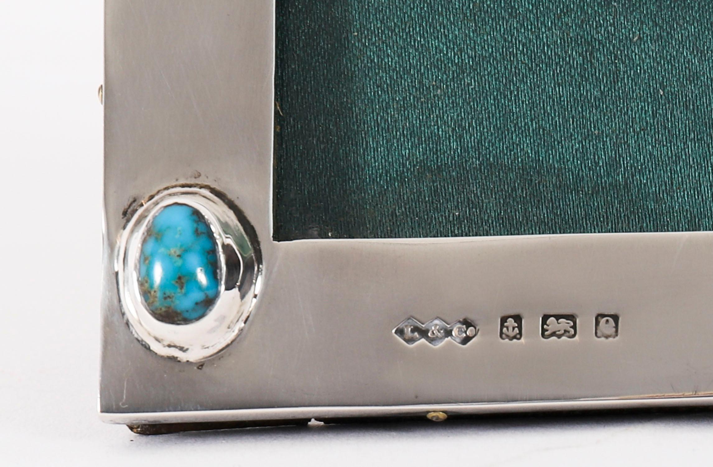 Antiker Sterling Silber Fotorahmen von Liberty & Co 1904 im Zustand „Gut“ im Angebot in London, GB