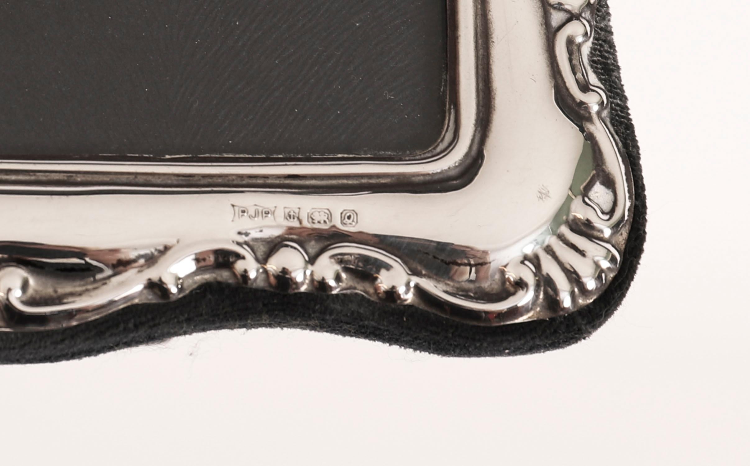 Antique Sterling Silver Photo Frame Henry Mathews Birmingham 20th Century In Good Condition For Sale In London, GB