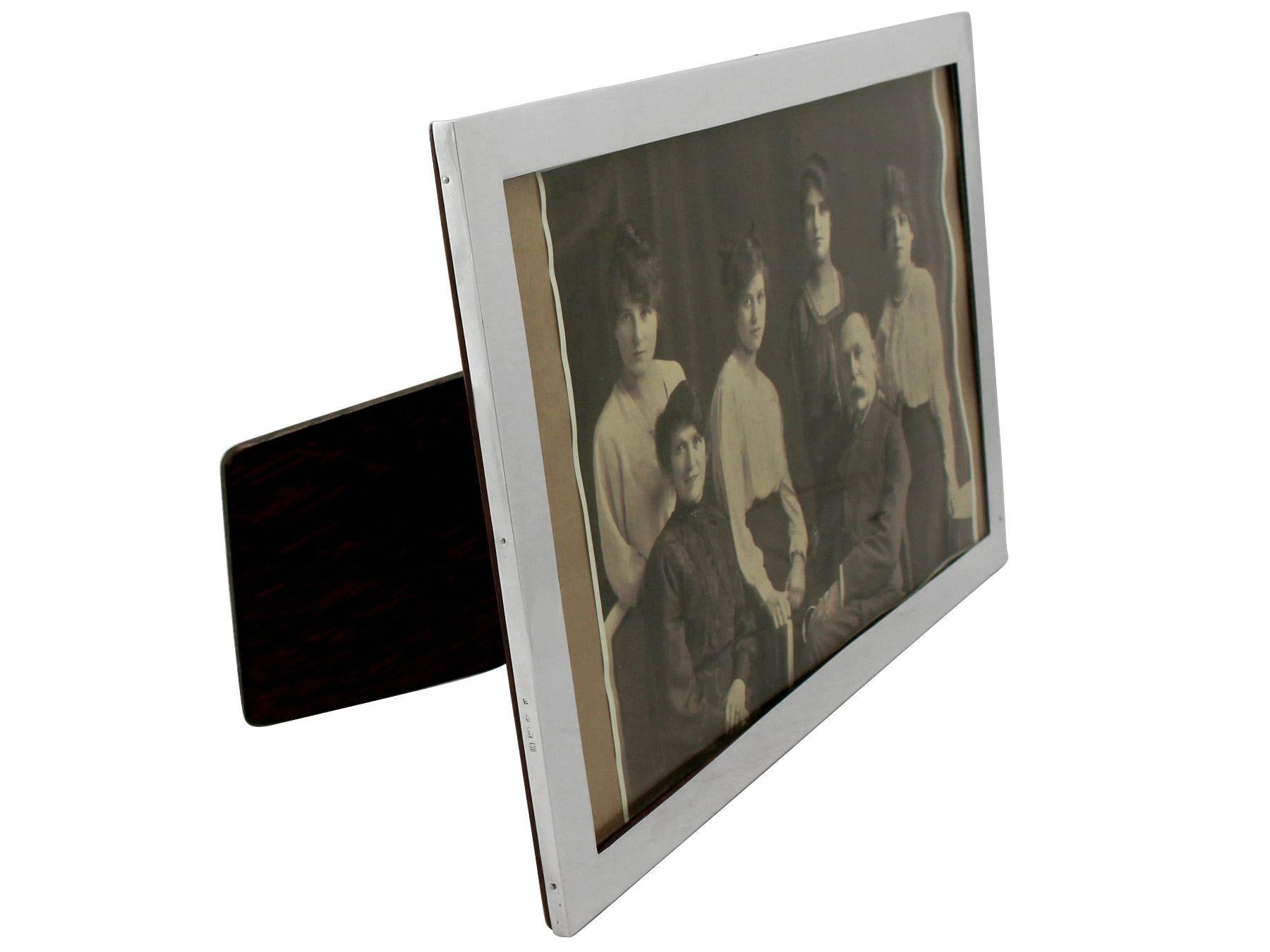 English 1920s Sterling Silver Photograph Frame For Sale