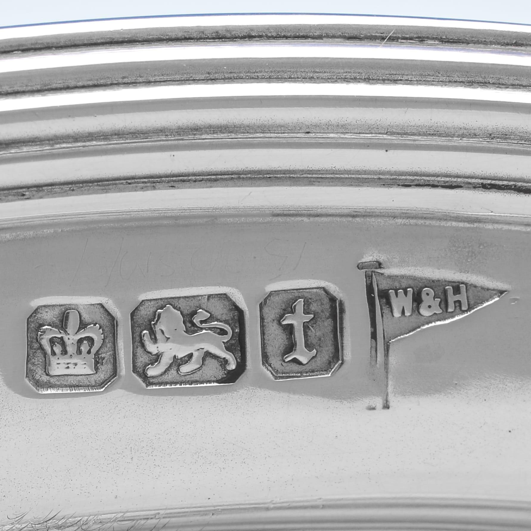 Antiguo plato calado de plata de ley fabricado por Walker & Hall en 1911 en Bueno estado para la venta en London, London