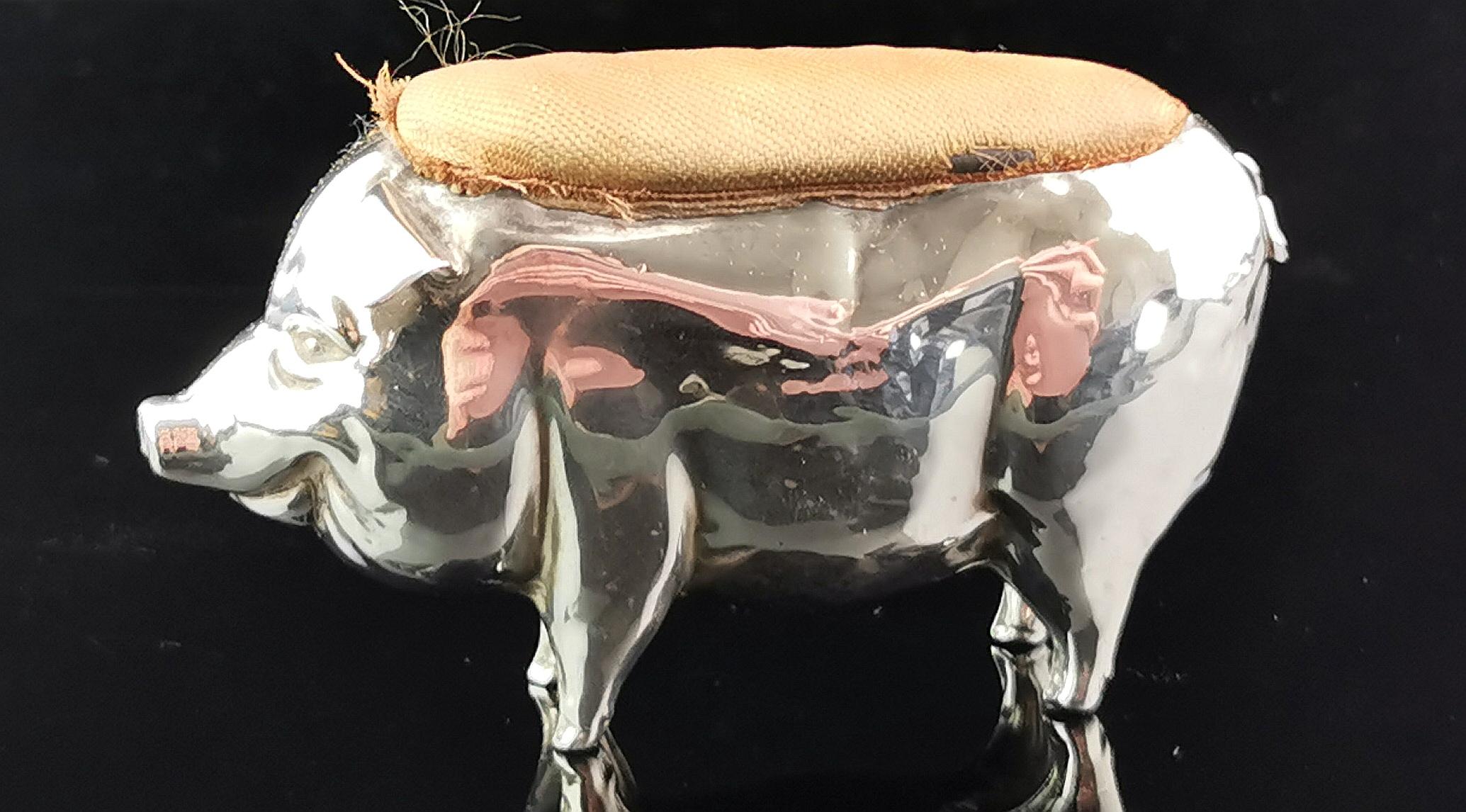 Antique sterling silver pig pincushion, Edwardian  In Fair Condition For Sale In NEWARK, GB