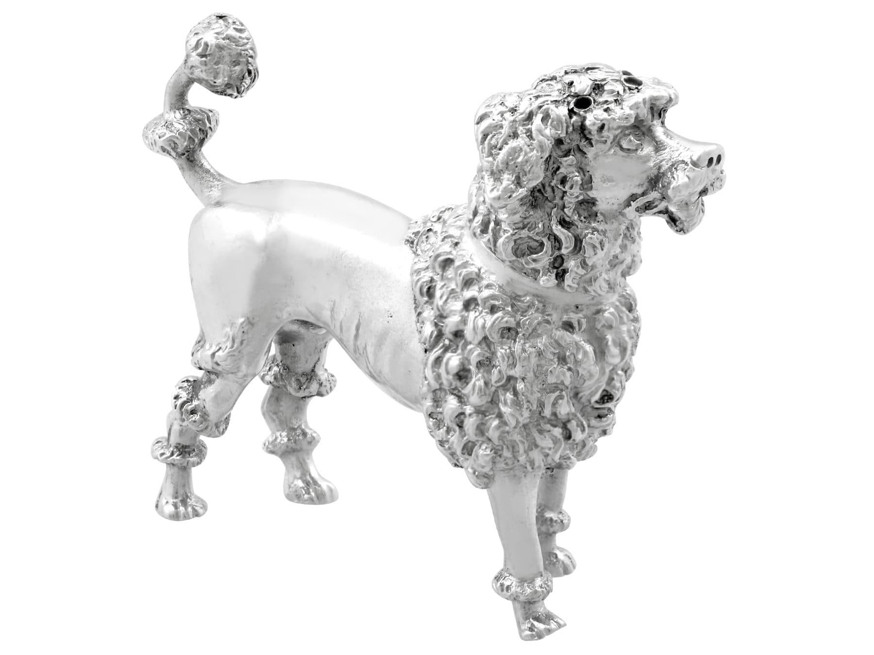 Antique Sterling Silver Poodle Pepperette '1897' In Excellent Condition For Sale In Jesmond, Newcastle Upon Tyne