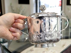 Antiker Porringer und Deckel aus Sterlingsilber mit Deckel ( 1689)
