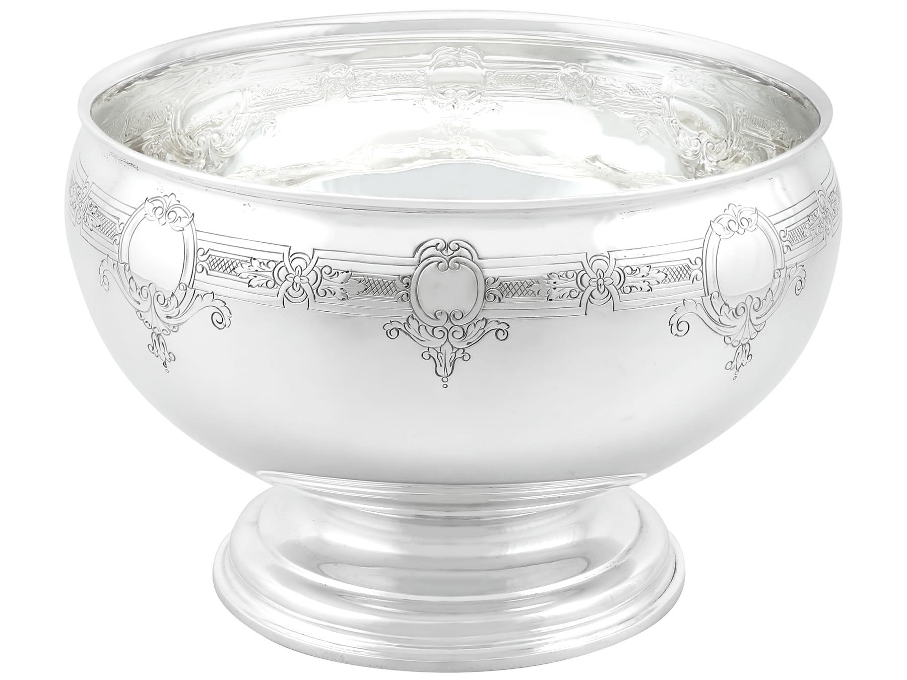 An exceptional, fine and impressive, antique George V English sterling silver presentation bowl; an addition to our ornamental silverware collection

This exceptional, fine and impressive antique George V sterling silver bowl has a circular