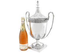 Coppa di presentazione e coperchio in argento sterling di C S Harris & Sons