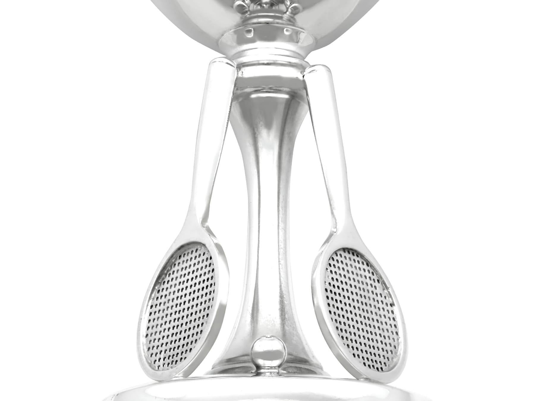 Trophée de tennis ancien de présentation en argent sterling en vente 1