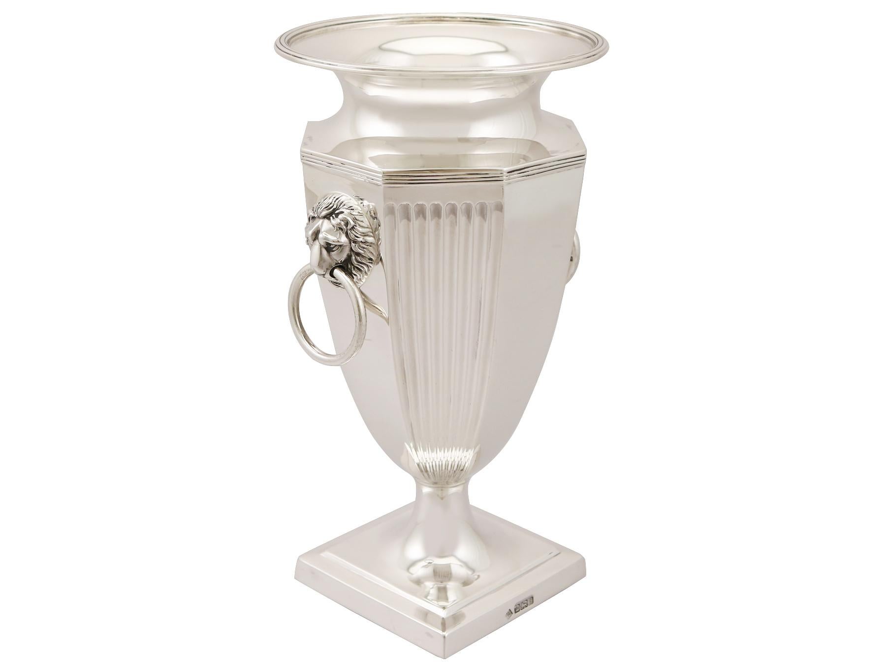 Antique Sterling Silver Presentation Vase In Excellent Condition In Jesmond, Newcastle Upon Tyne
