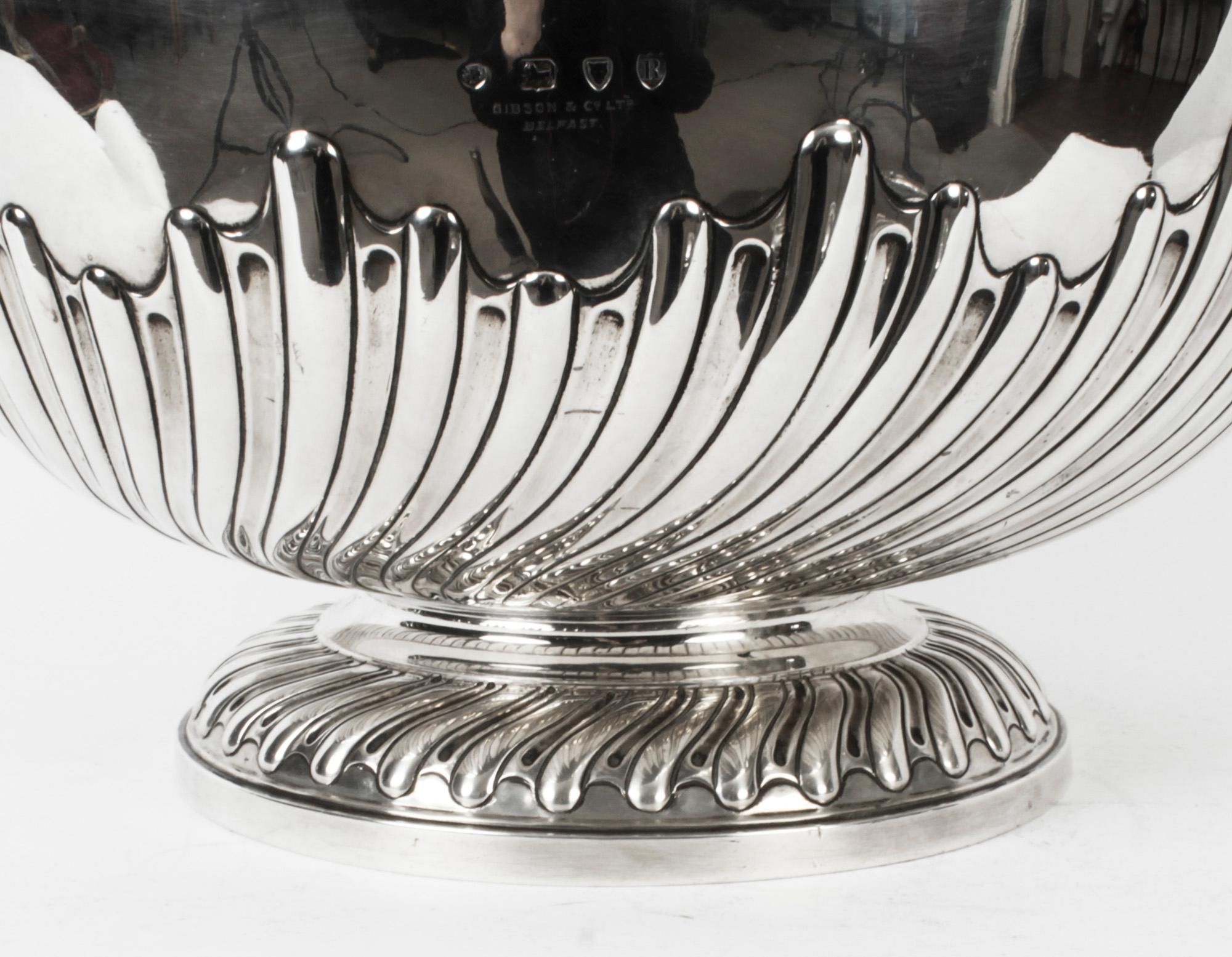Antique Sterling Silver Punch Bowl Walter Barnard 1892 19th C In Good Condition For Sale In London, GB