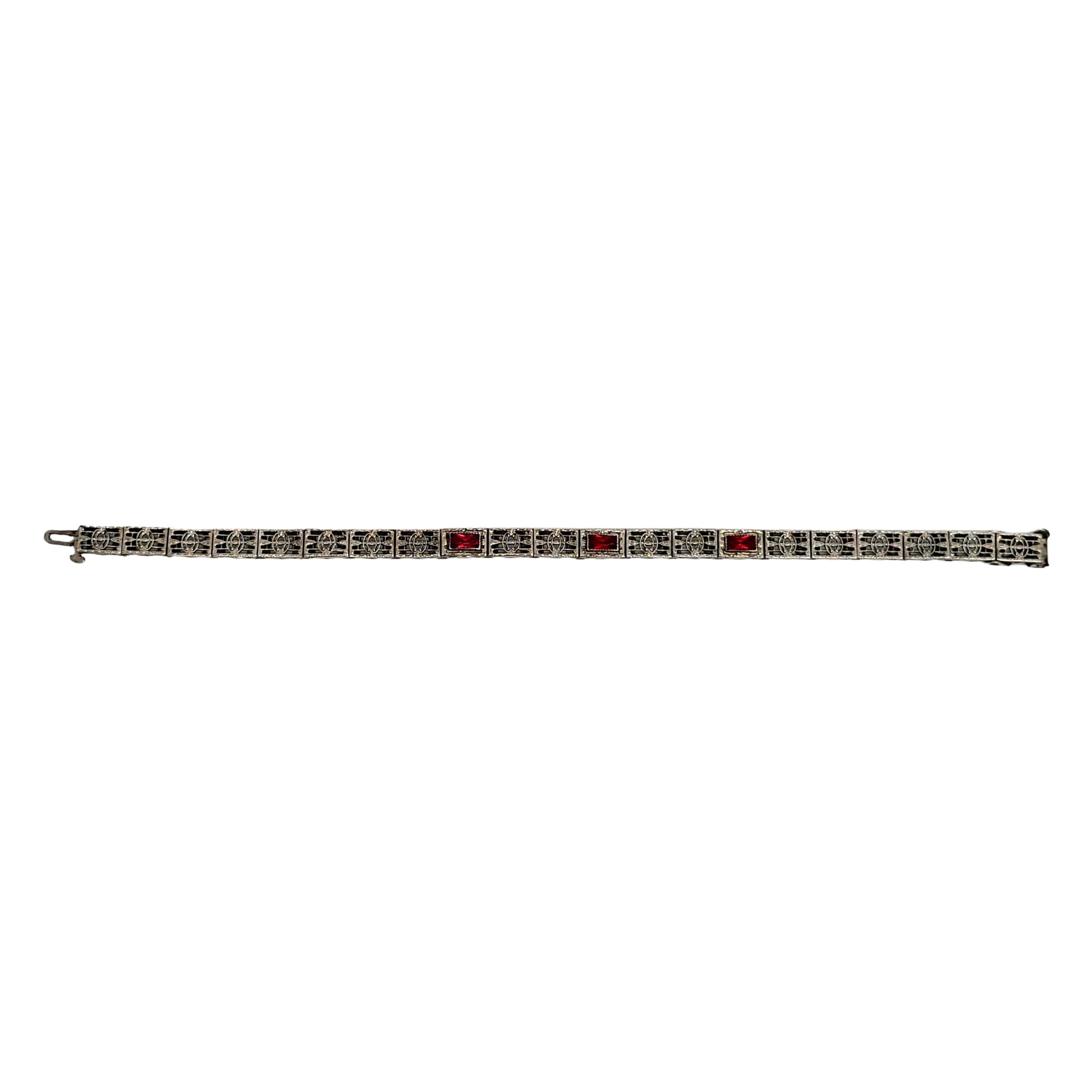 Antikes filigranes Armband aus Sterlingsilber mit rotem Stein Damen im Angebot