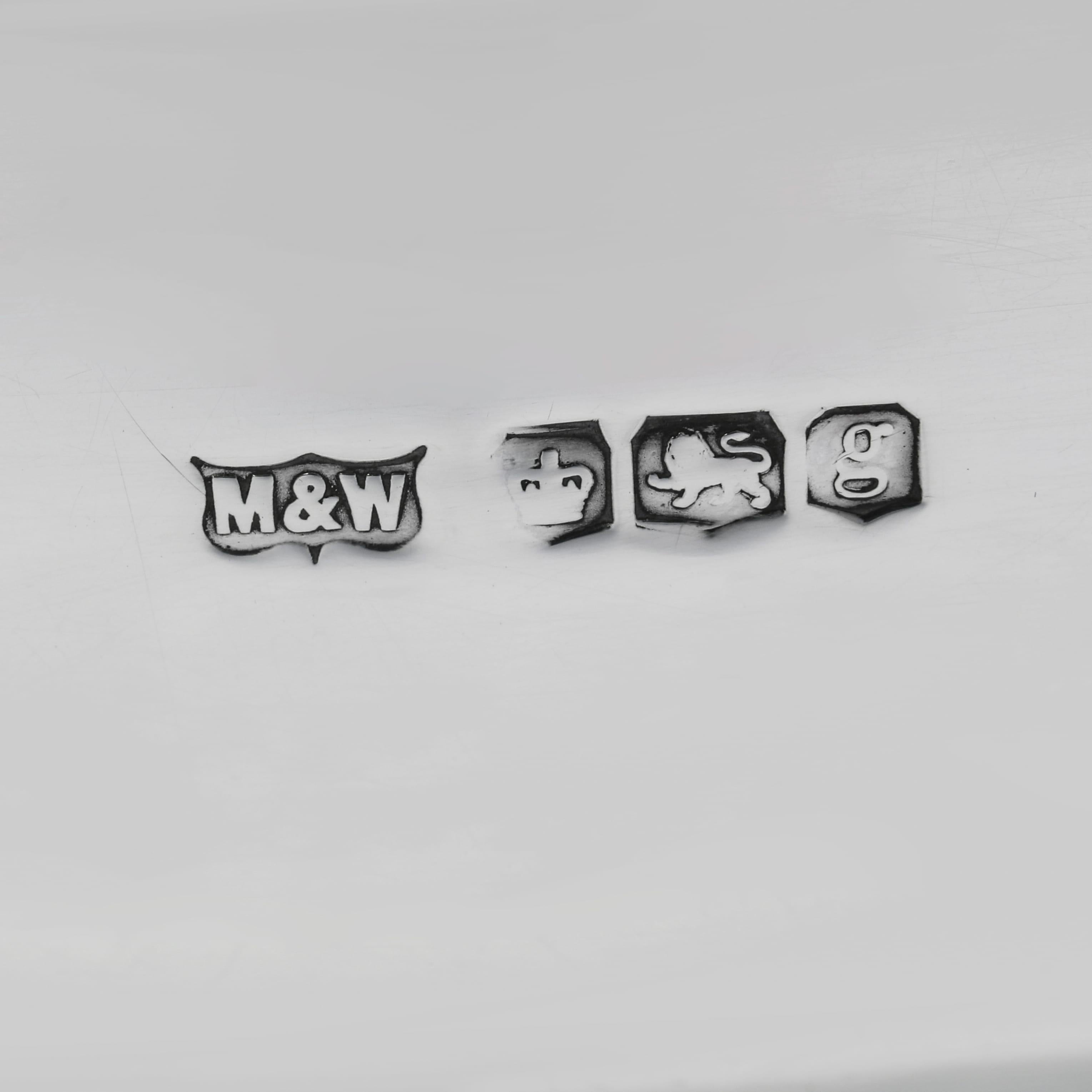 Antike, drehbare Butterschale aus Sterlingsilber von Mappin & Webb, hergestellt 1924 im Angebot 1