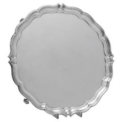 Antico salverino in argento sterling di George Howson, Londra, 1912, diametro 16".