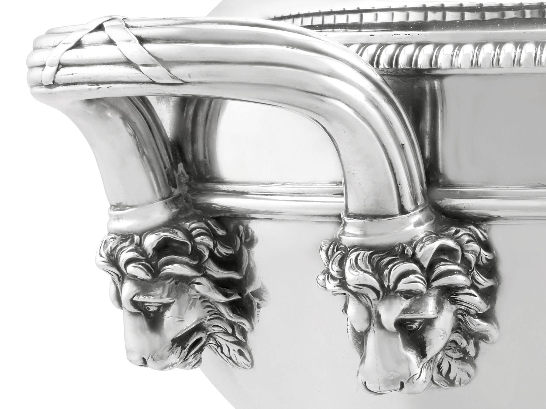 Samovar ancien en argent sterling de style Régence par Paul Storr en vente 5