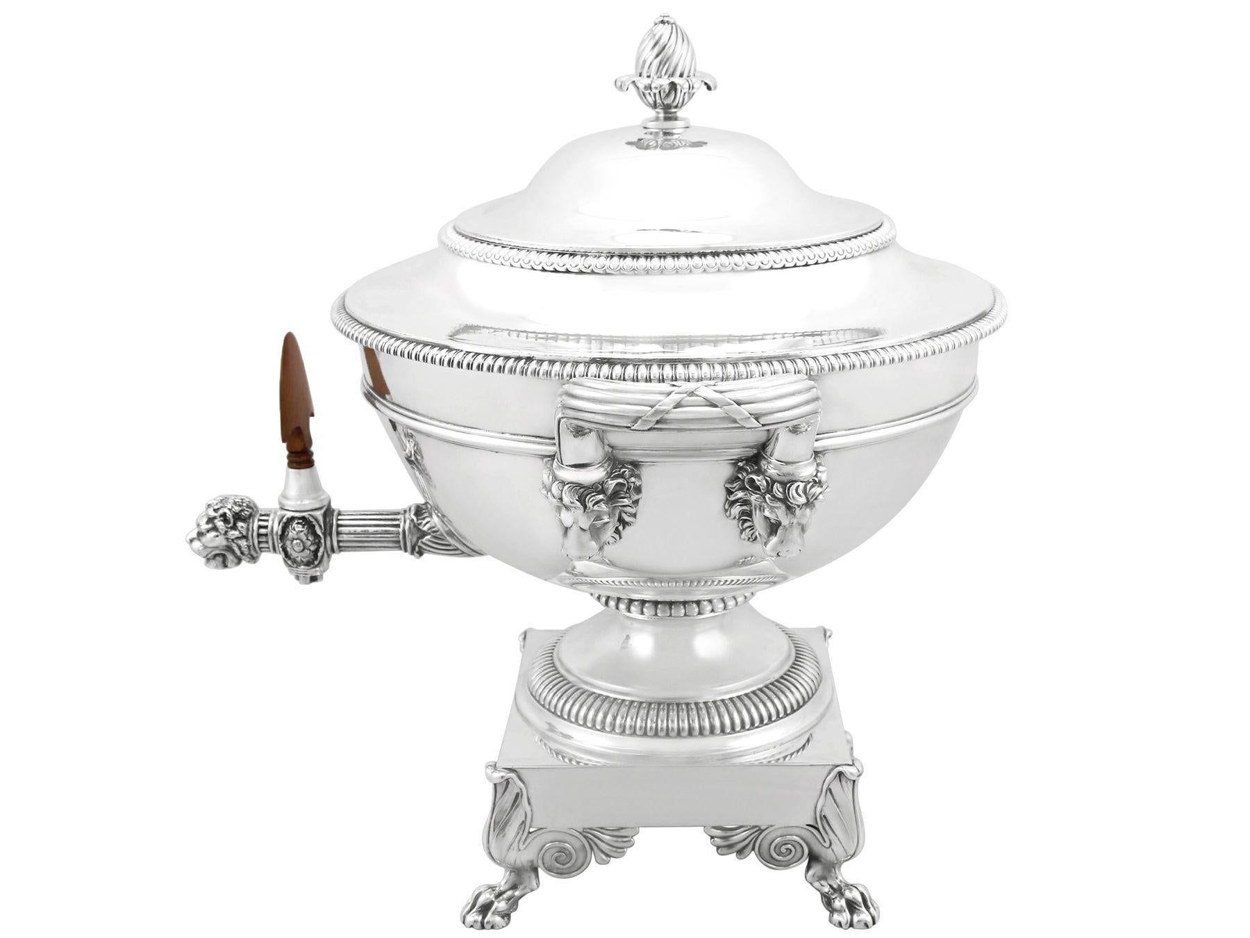 Antique Sterling Silver Samovar by Paul Storr in the Regency Style In Excellent Condition For Sale In Jesmond, Newcastle Upon Tyne