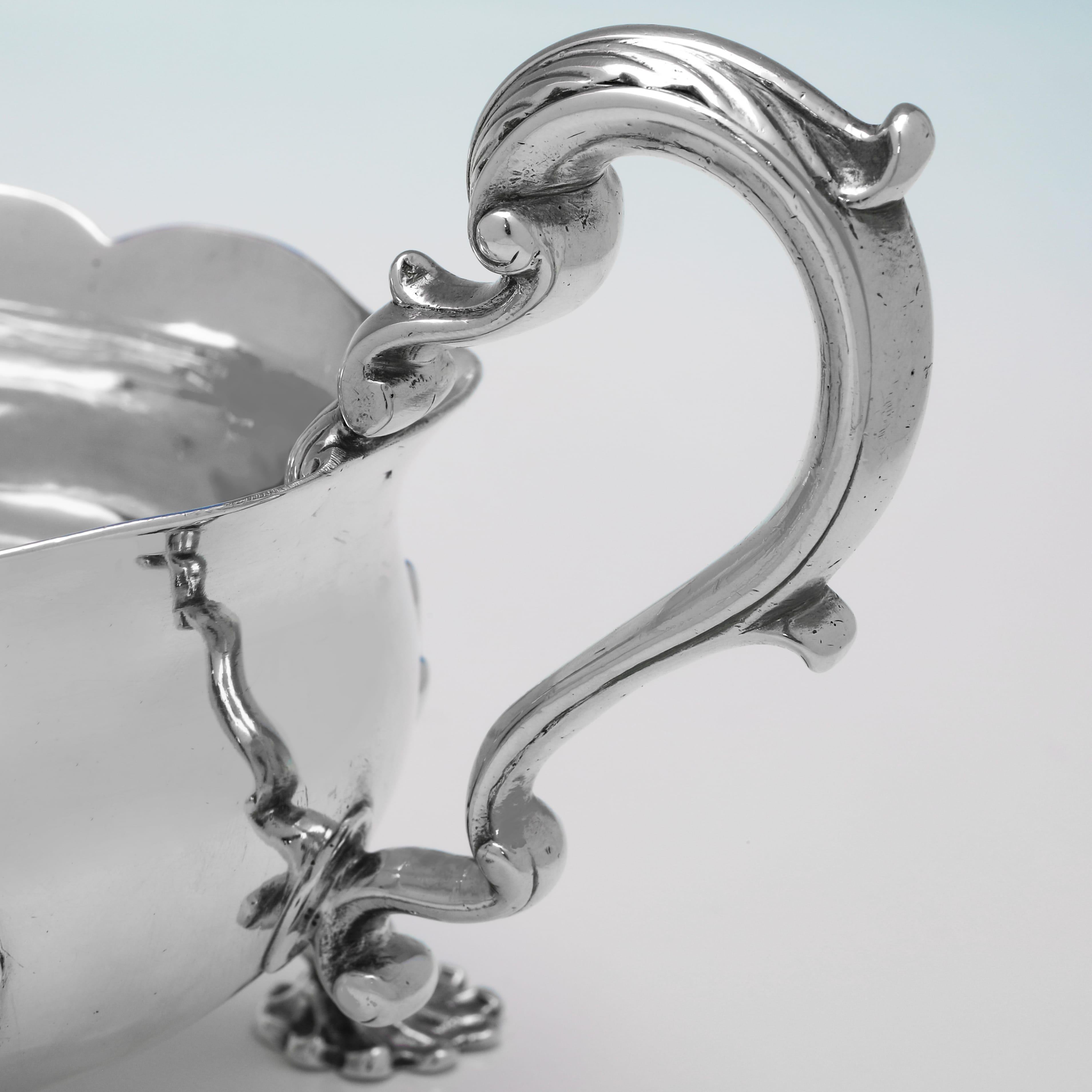 George IV Boîte à sauce ancienne en argent sterling fabriquée à Londres en 1823 par William Galloway en vente