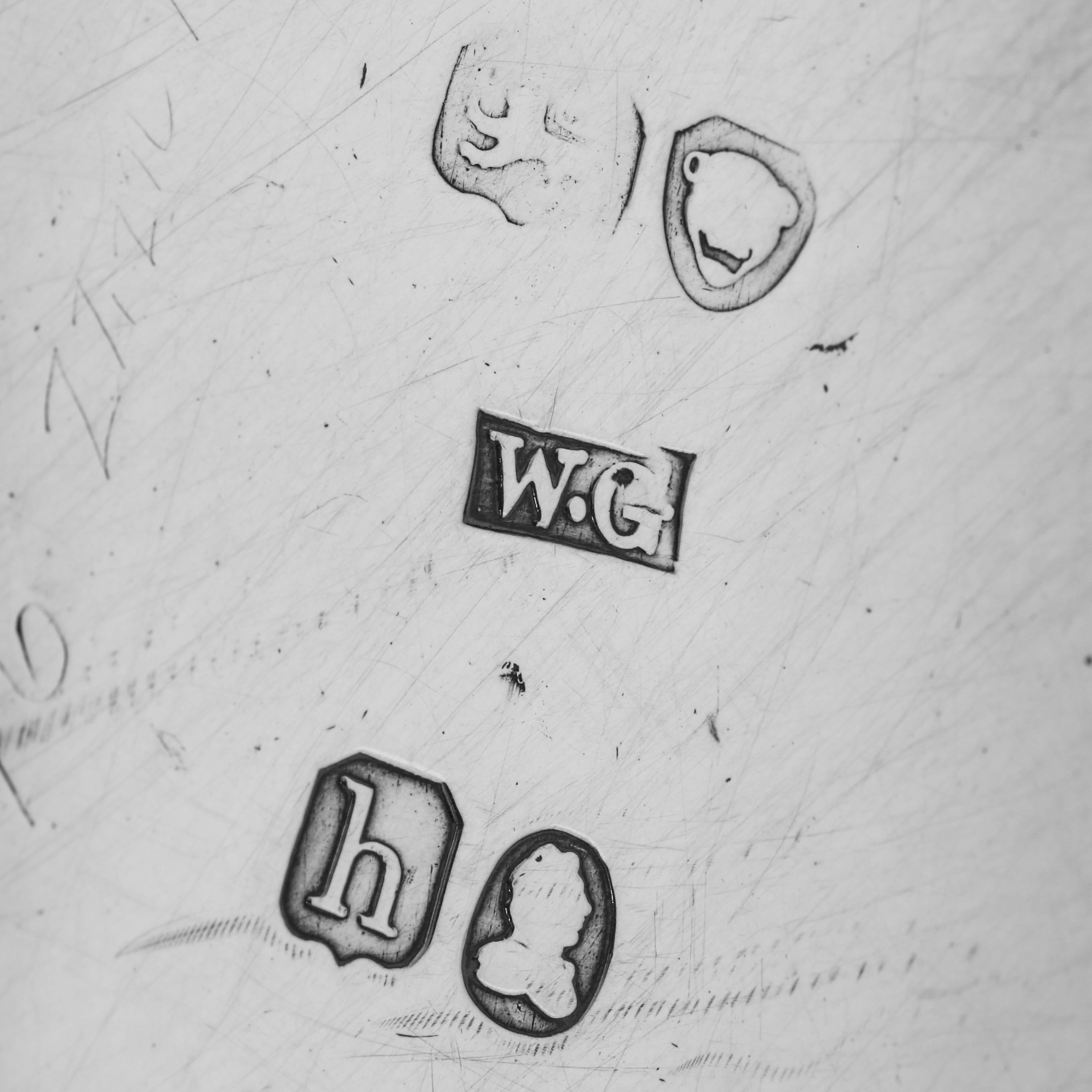 Début du XIXe siècle Boîte à sauce ancienne en argent sterling fabriquée à Londres en 1823 par William Galloway en vente