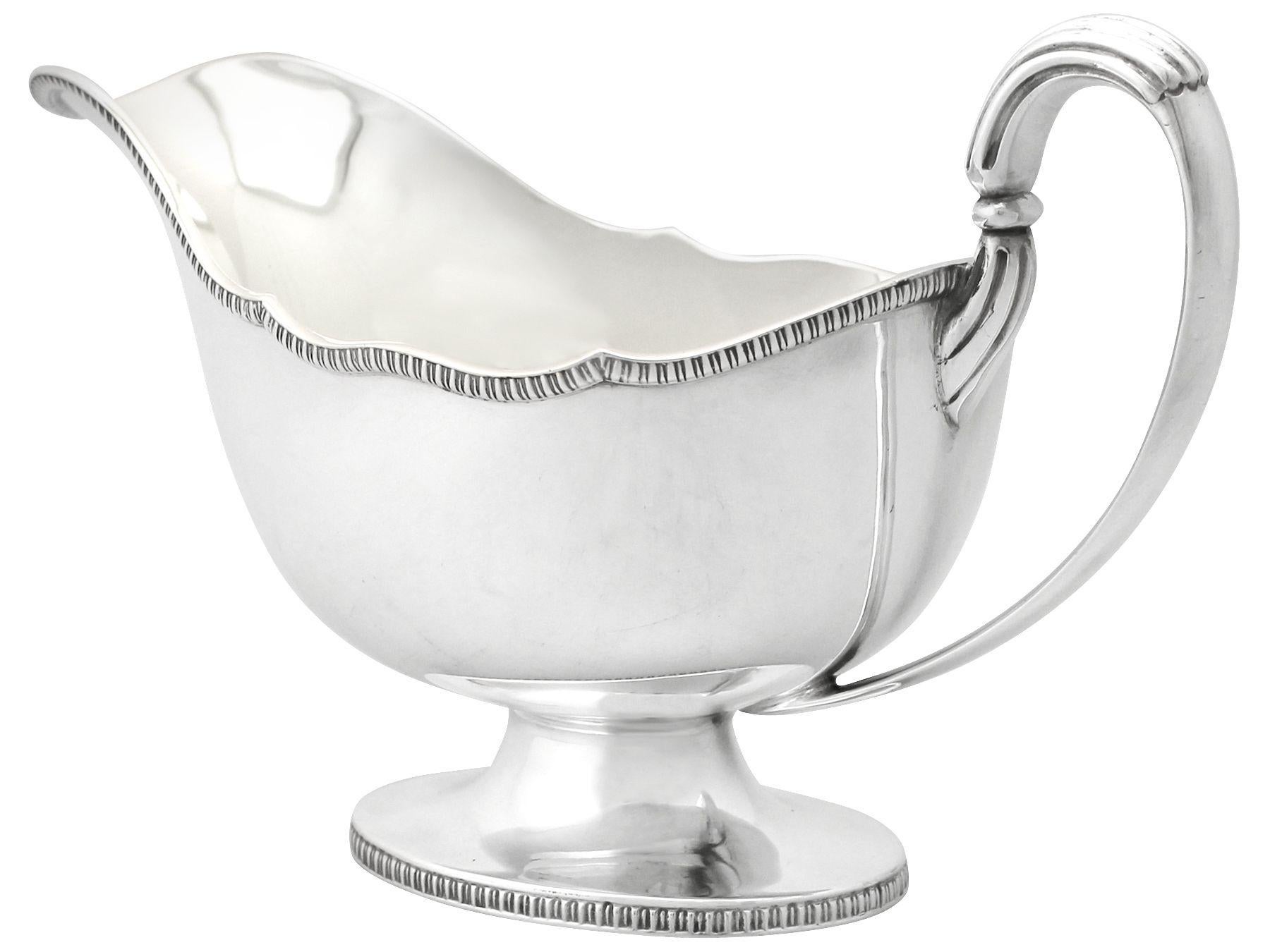 English Antique Sterling Silver Sauce / Gravy Boat