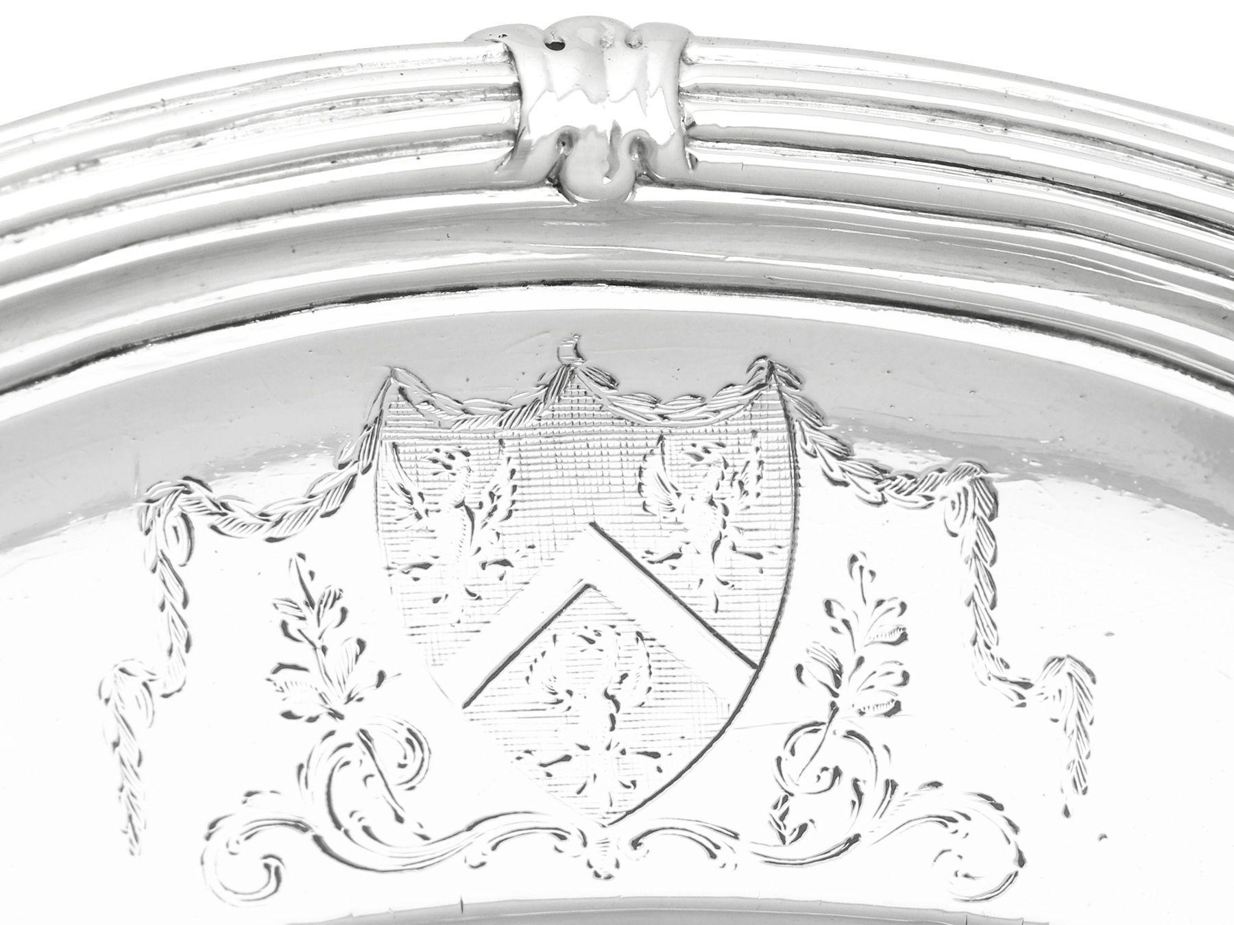 Antique Sterling Silver Serving Dish In Excellent Condition In Jesmond, Newcastle Upon Tyne