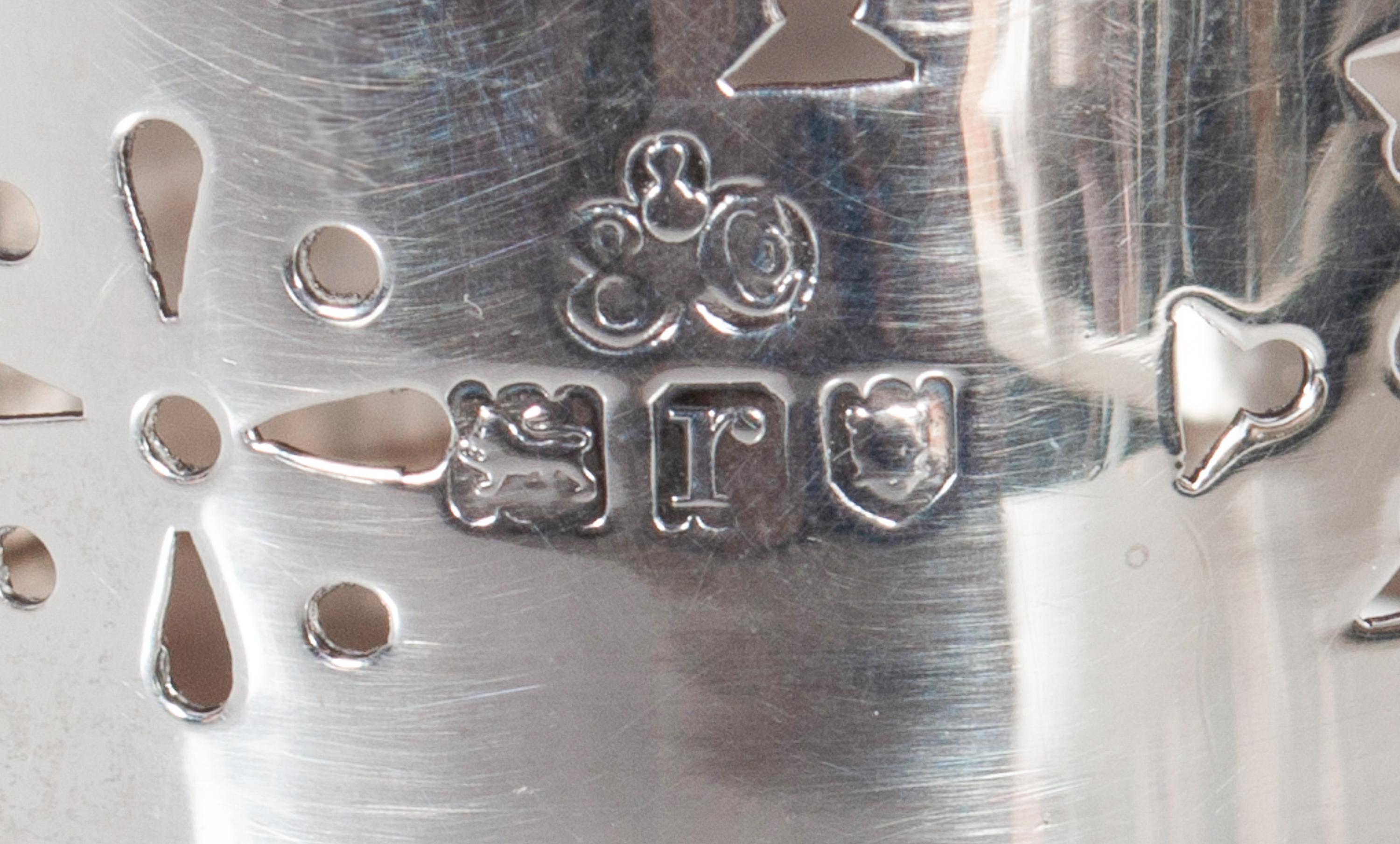Antique Sterling Silver Silver Sugar Shaker Muffineer Elkington & Co London 1912 For Sale 10