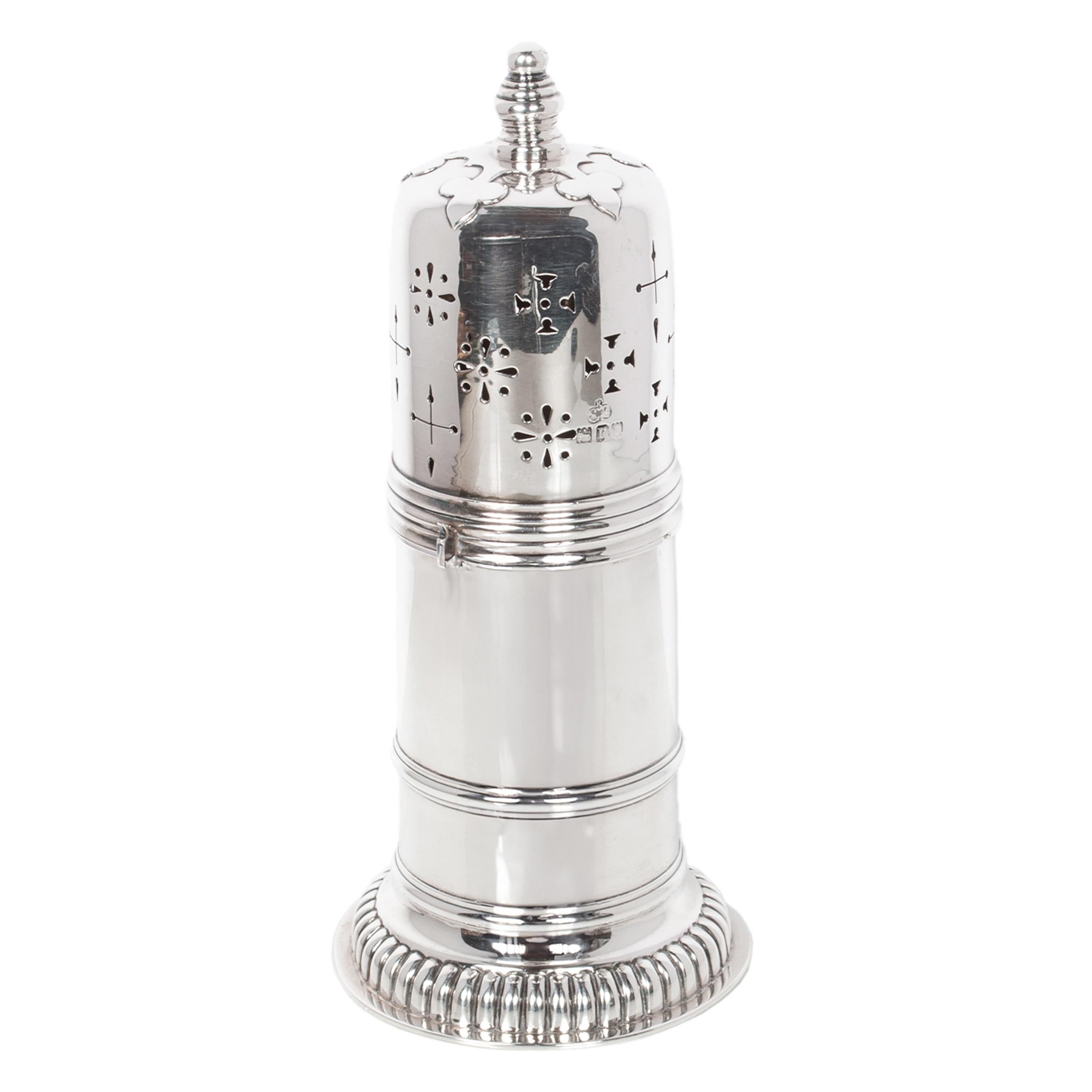 Edwardian Antique Sterling Silver Silver Sugar Shaker Muffineer Elkington & Co London 1912 For Sale