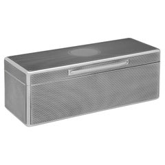 Antique sterling silver snuff box made in London in 1922