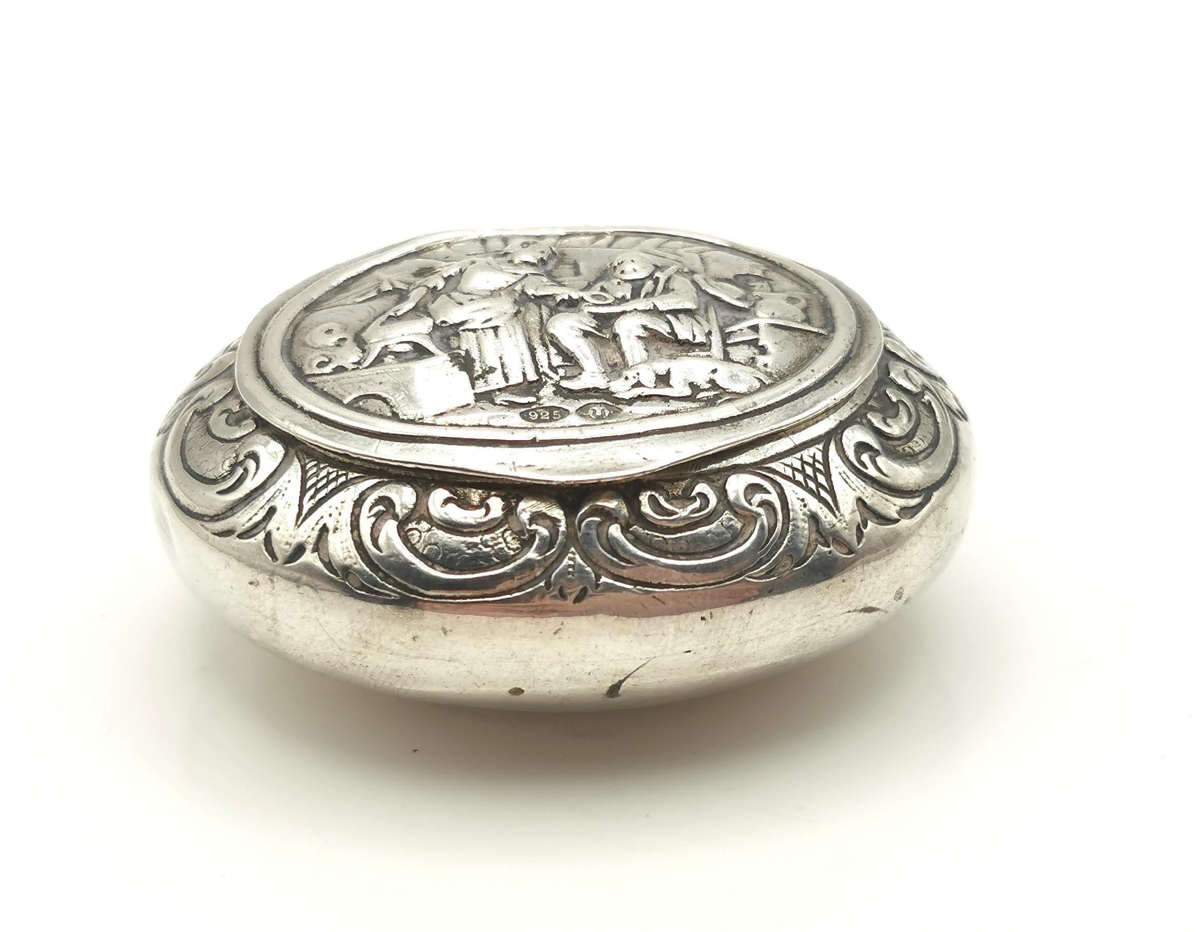 Edwardian Antique sterling silver snuff box, Pictorial home scene  For Sale