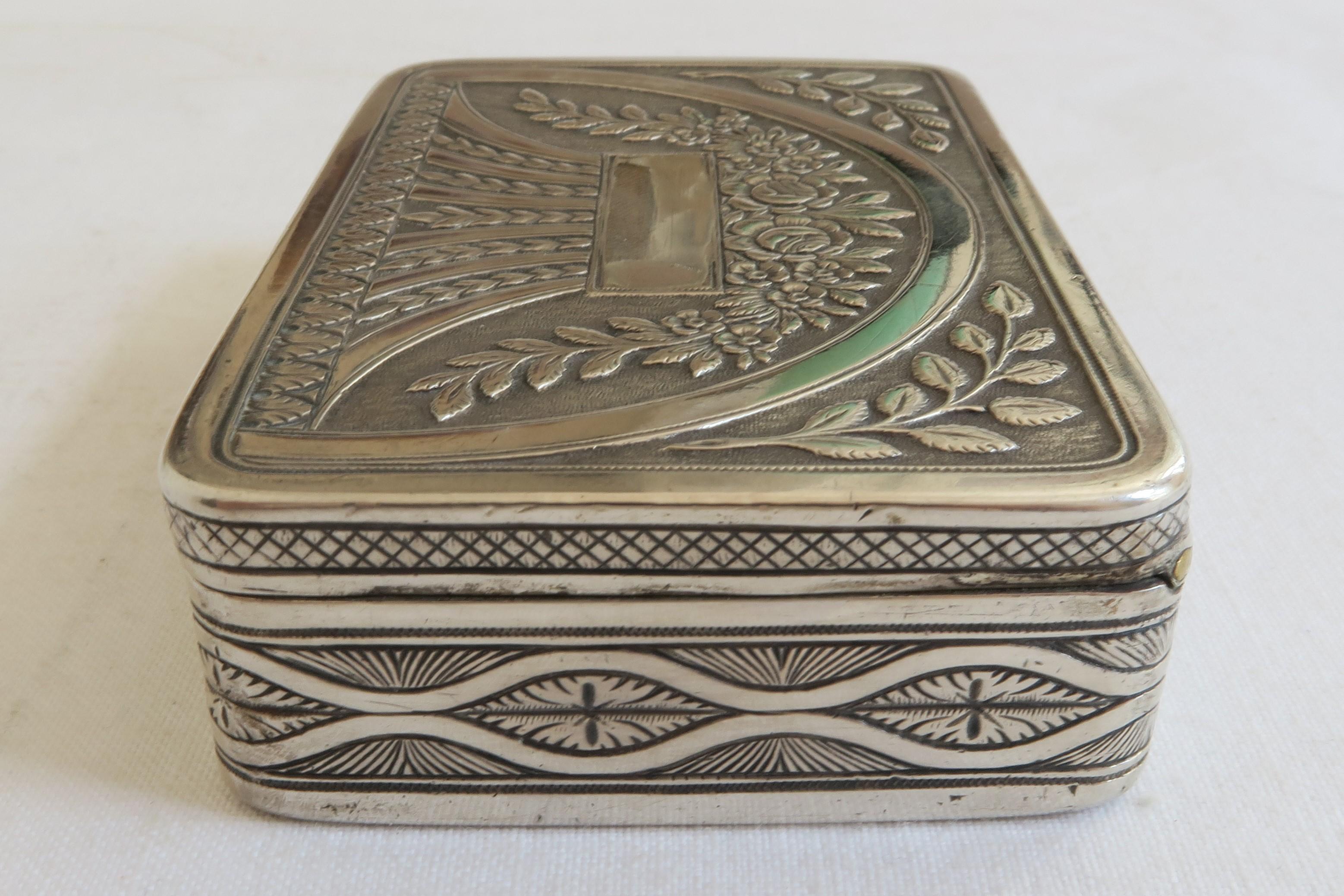 Empire Antique Sterling Silver Snuff Box with Floral Motif For Sale