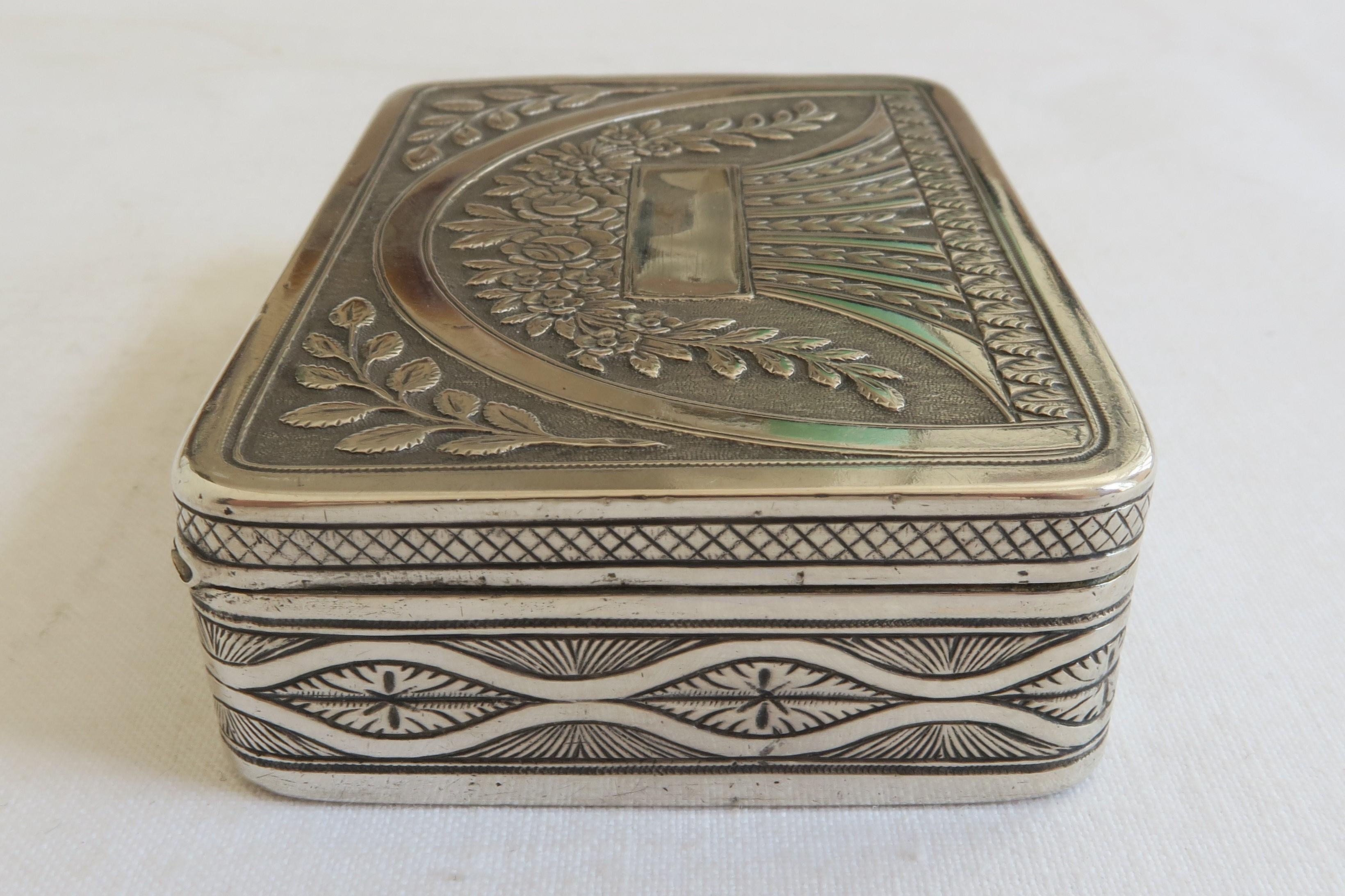 Hand-Crafted Antique Sterling Silver Snuff Box with Floral Motif For Sale
