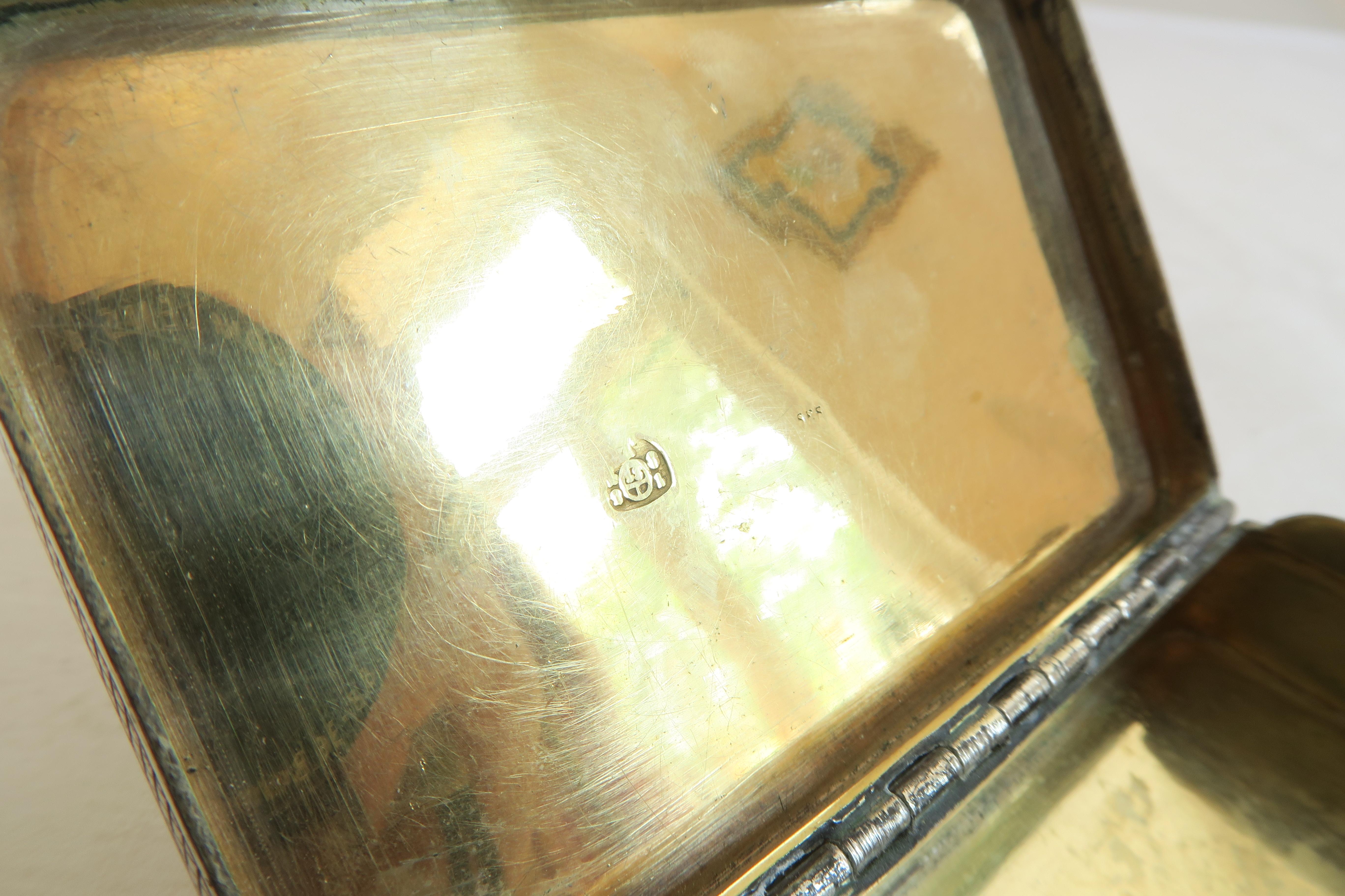Antike Schnupftabak-Schnupftabakdose aus Sterlingsilber mit Blumenmotiv (Vergoldung) im Angebot