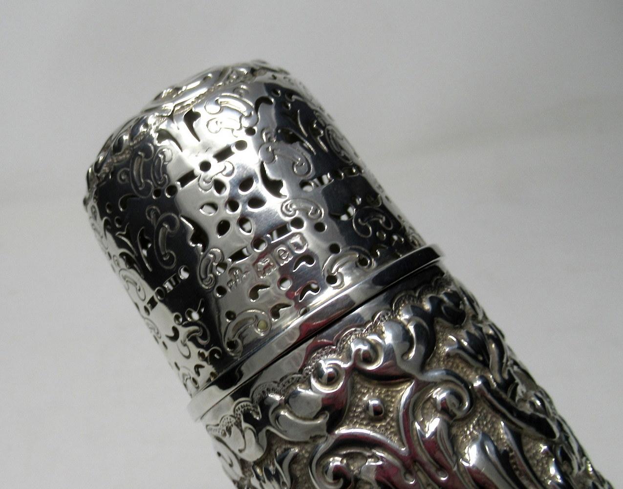 Late Victorian Antique Sterling Silver Sugar Caster Shaker Muffineer Salt Cellar 1900. 4.3ozs For Sale