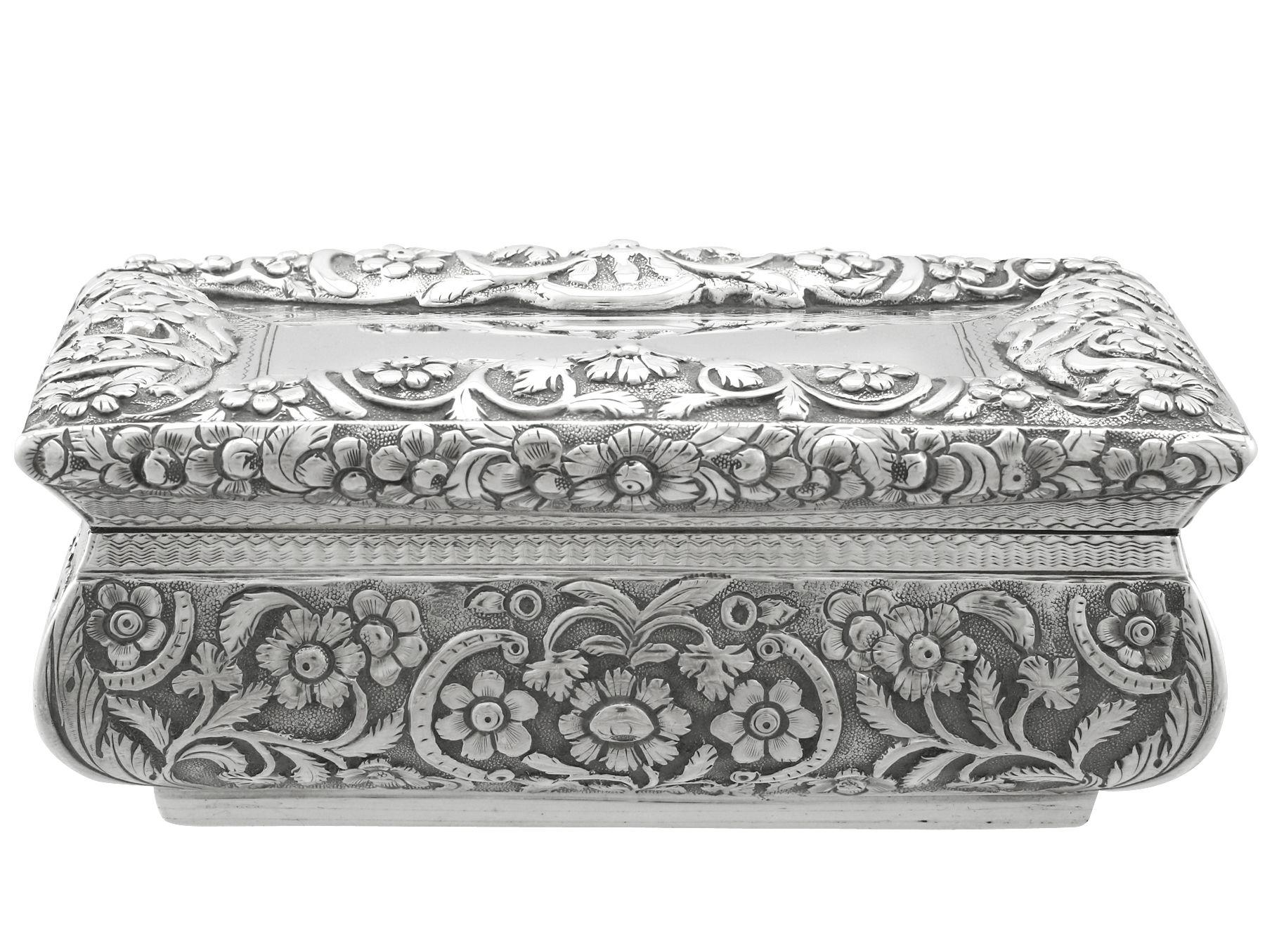 Antique William IV Sterling Silver Table Snuff Box In Excellent Condition For Sale In Jesmond, Newcastle Upon Tyne