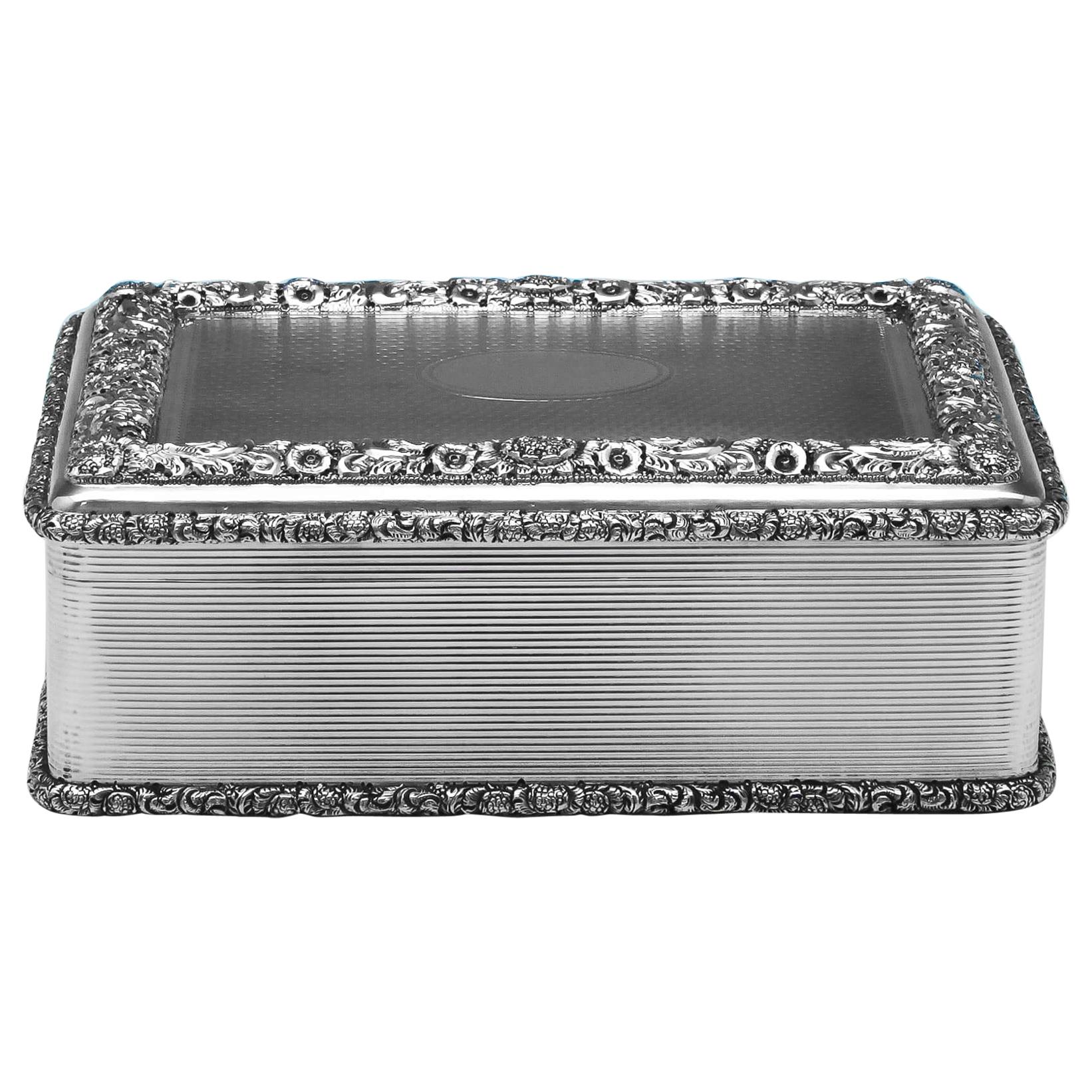 Antique Sterling Silver Table Snuff Box from 1911 by D. & J. Wellby