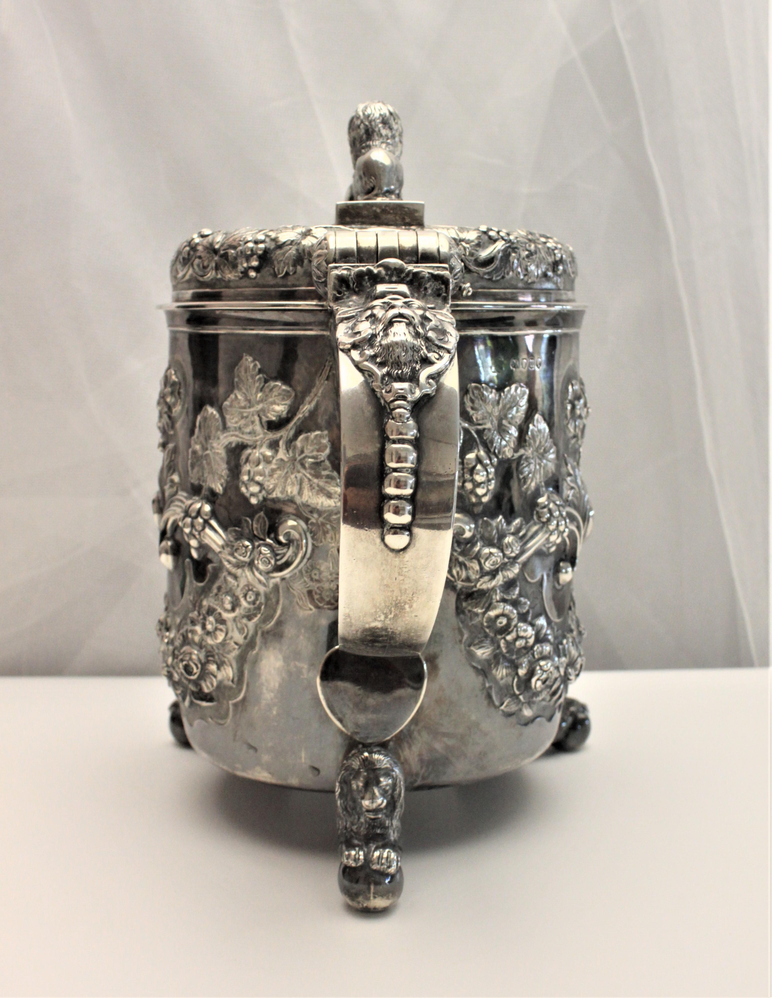 Gran cubitera antigua de plata de ley con leones figurados Inglés
