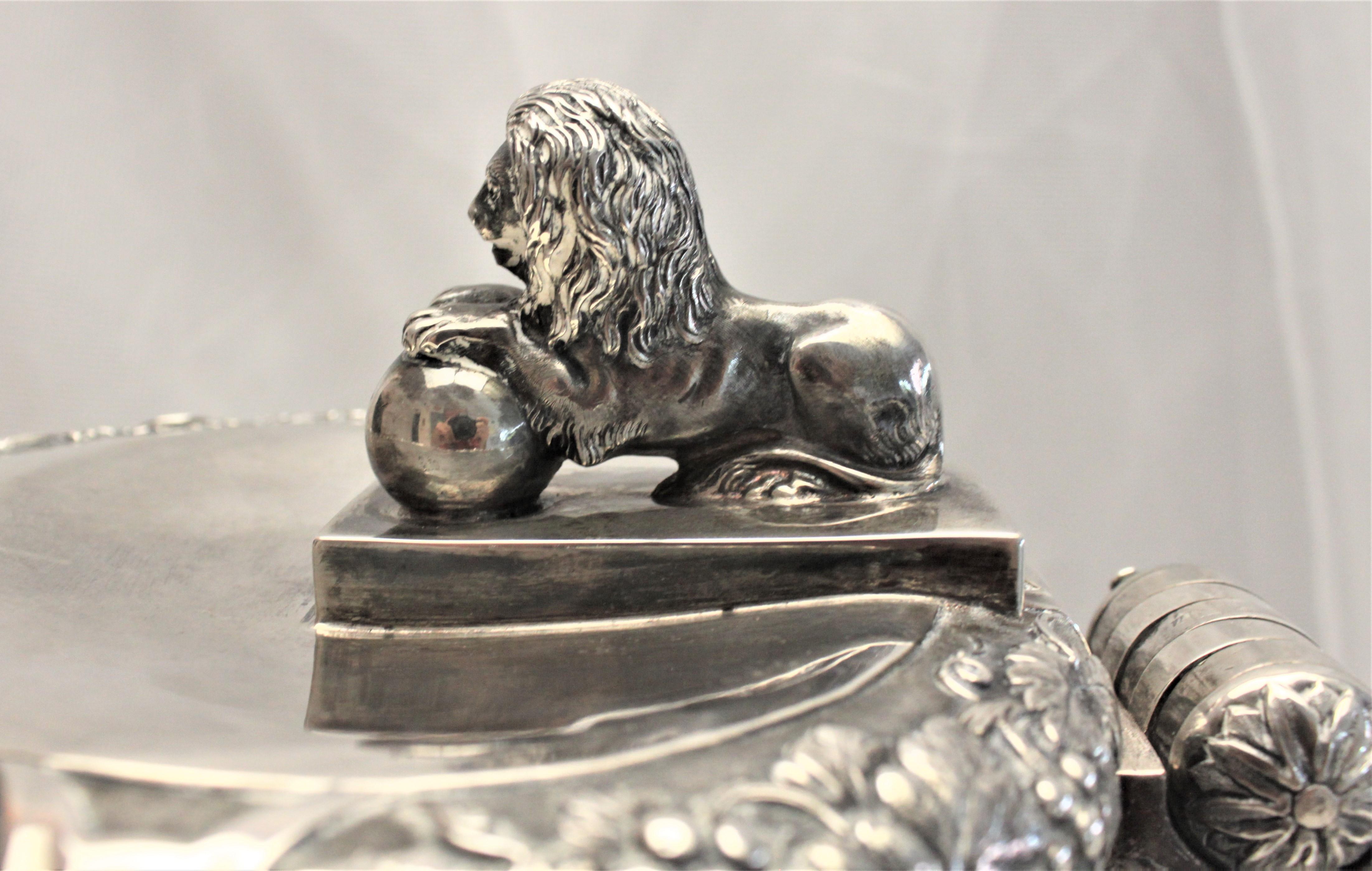 Gran cubitera antigua de plata de ley con leones figurados siglo XIX