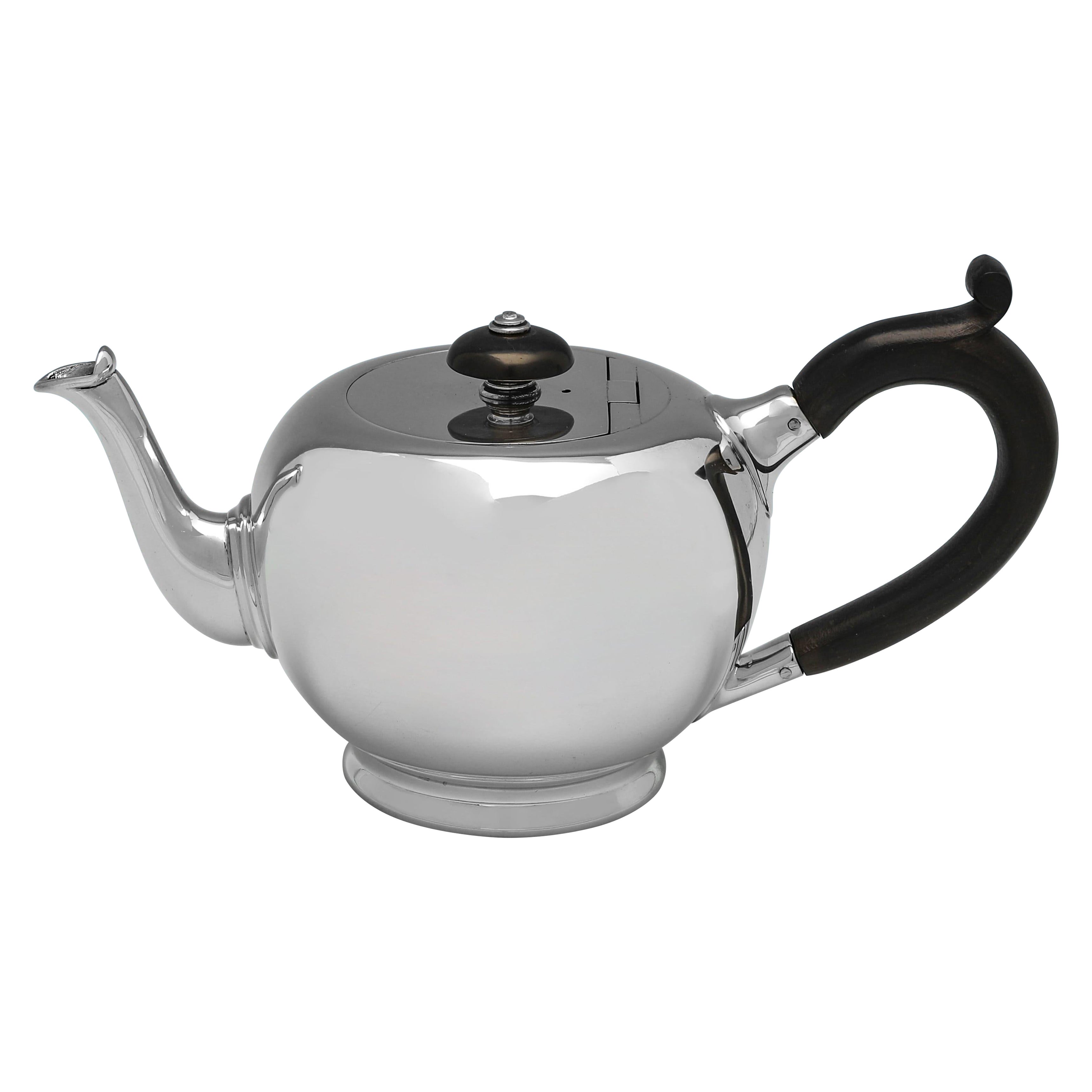 Théière ancienne en argent sterling fabriquée à Birmingham en 1924