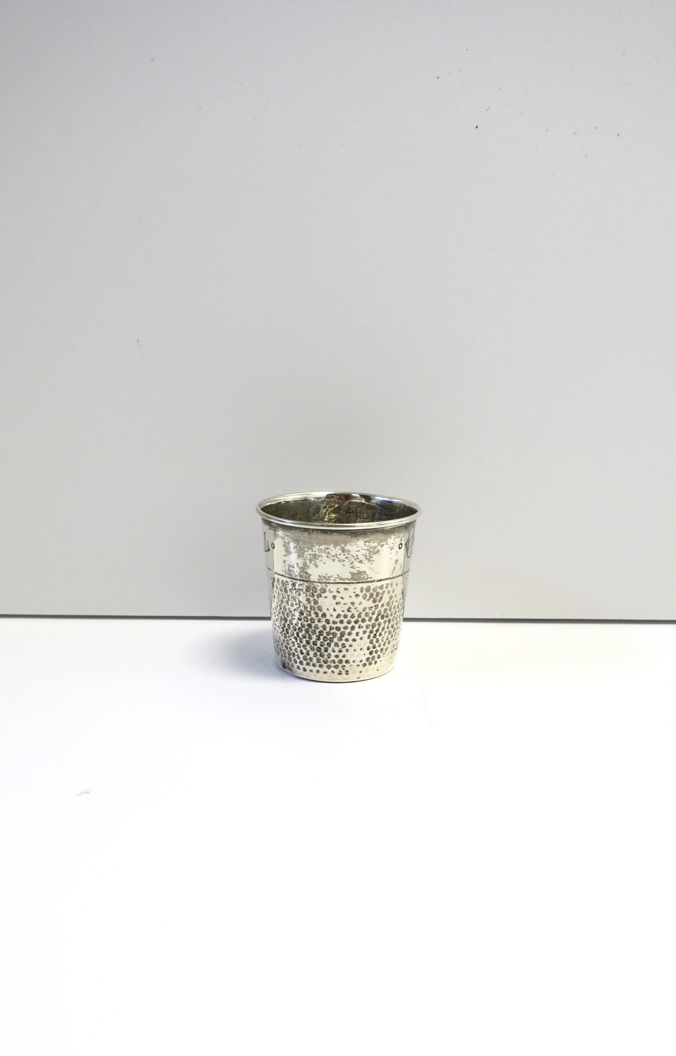 XIXe siècle Antique Sterling Silver Thimble Shot Glass Jigger Art Nouveau en vente