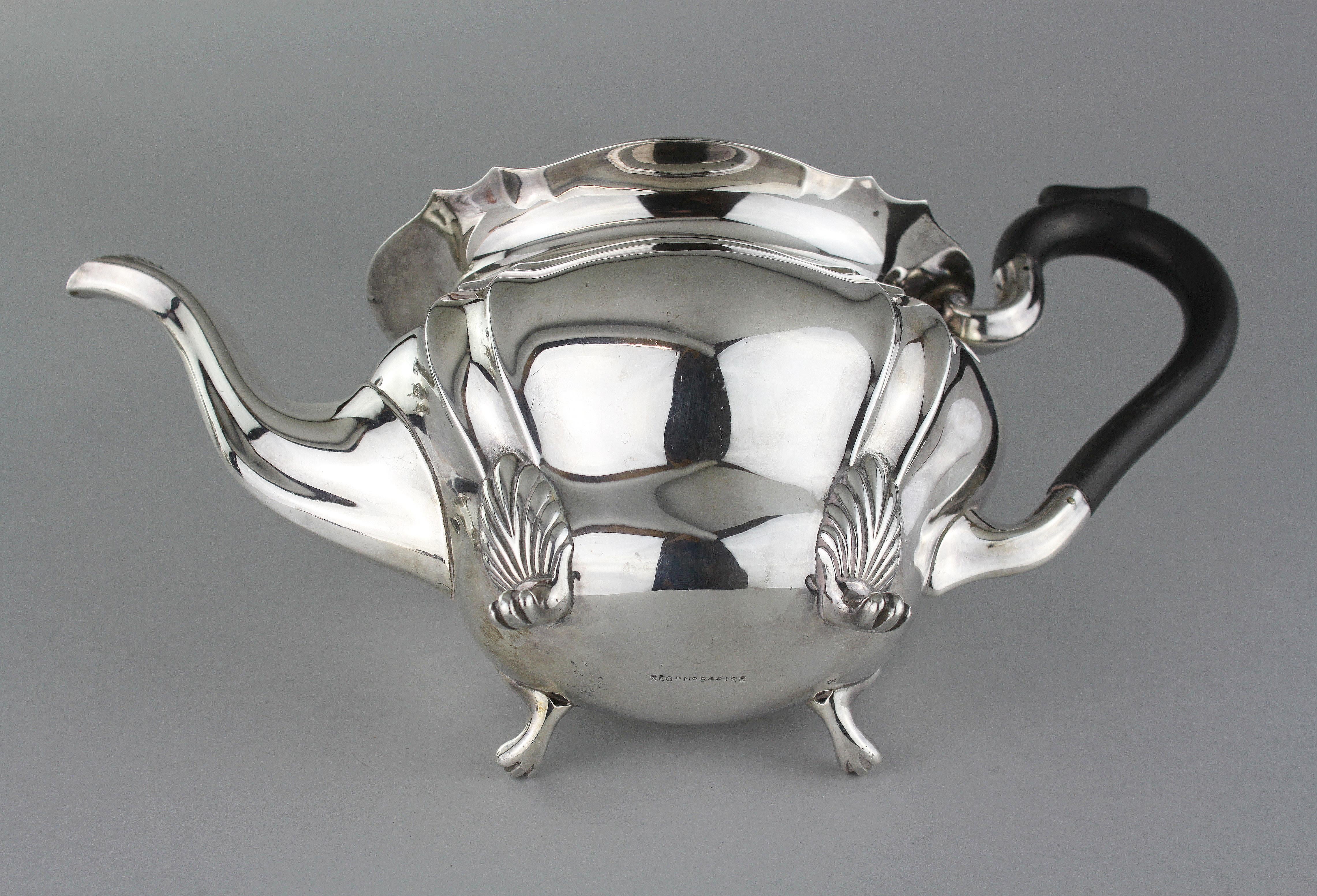 Antique Sterling Silver Three-Piece Tea Service Set, Birmingham, 1924 In Good Condition In Braintree, GB