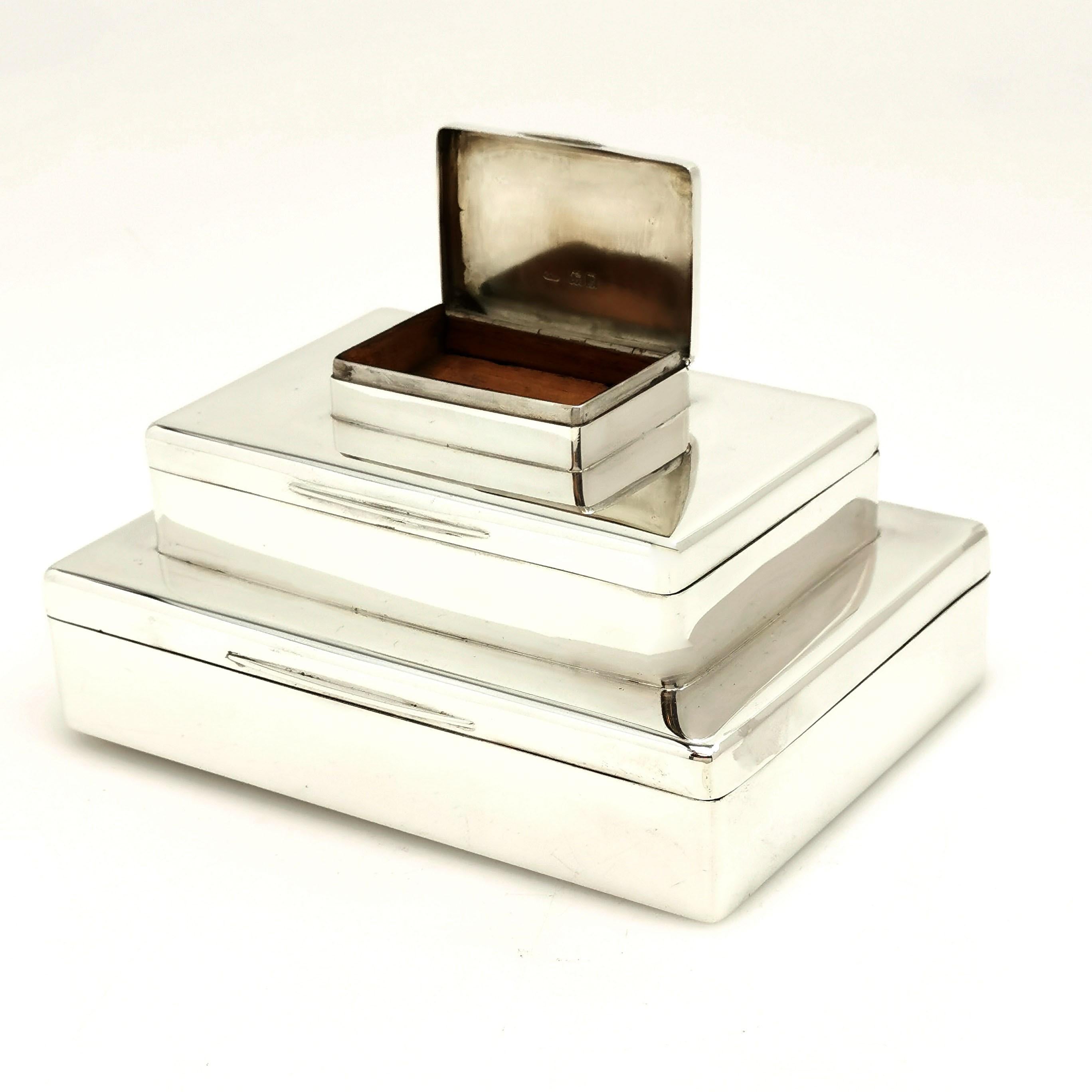 Antique Sterling Silver Three-Tiered Cigarette Cigar Box Smokers Companion 1910 In Good Condition In London, GB