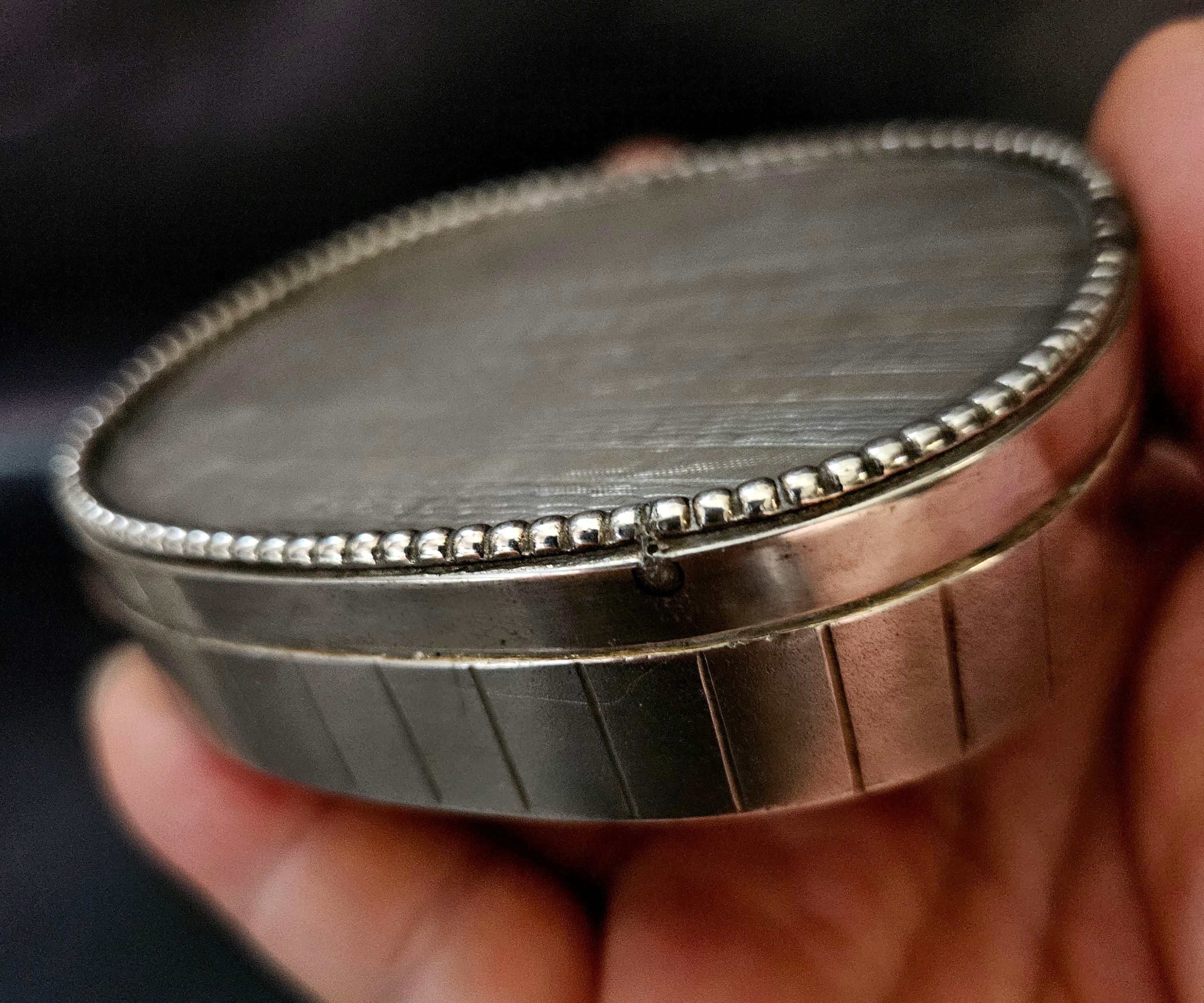 Antique Sterling Silver Snuff Trinket Box, Circa 19th Century For Sale 3