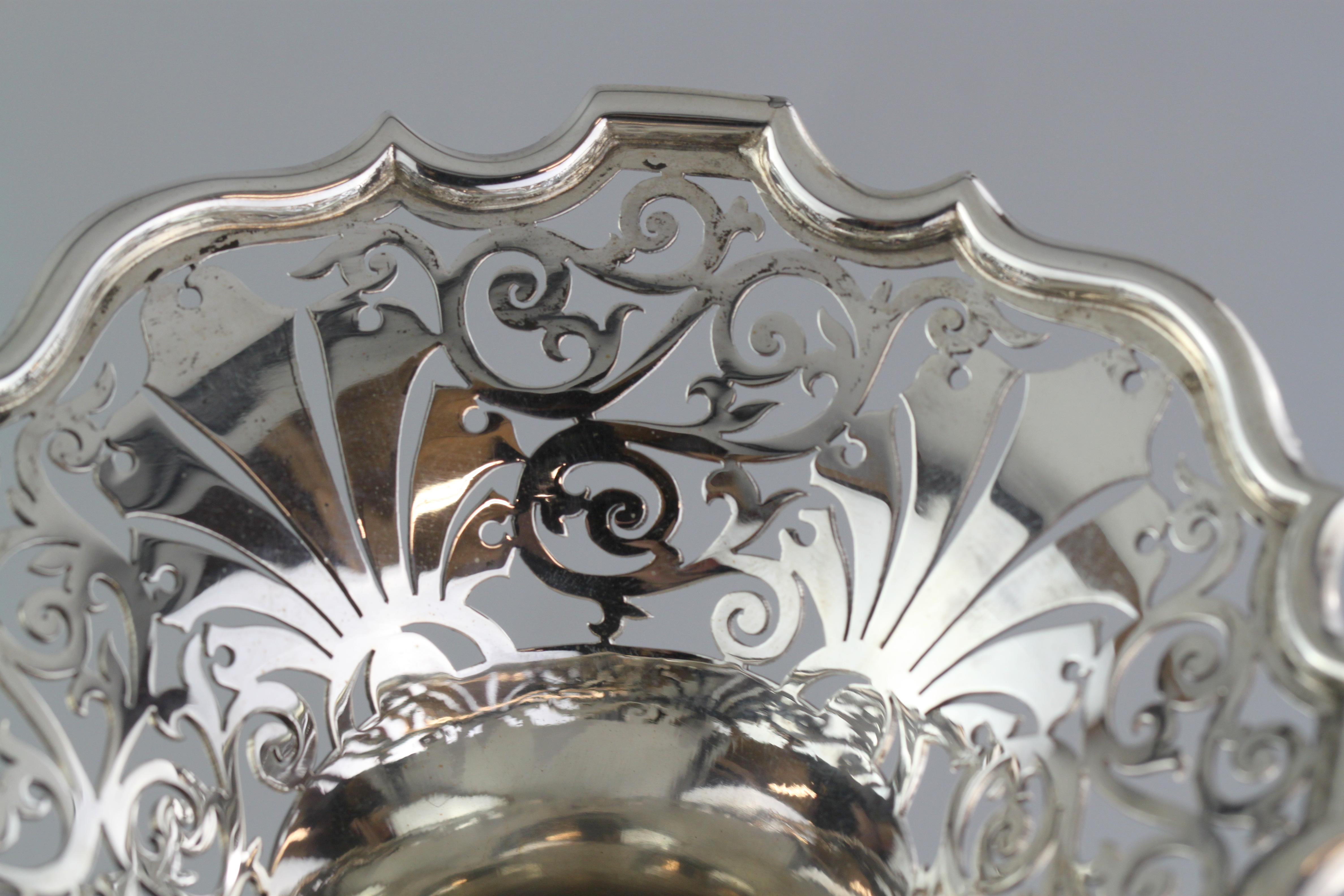 British Antique Sterling Silver Vase, Walker & Hall, Sheffield, 1911