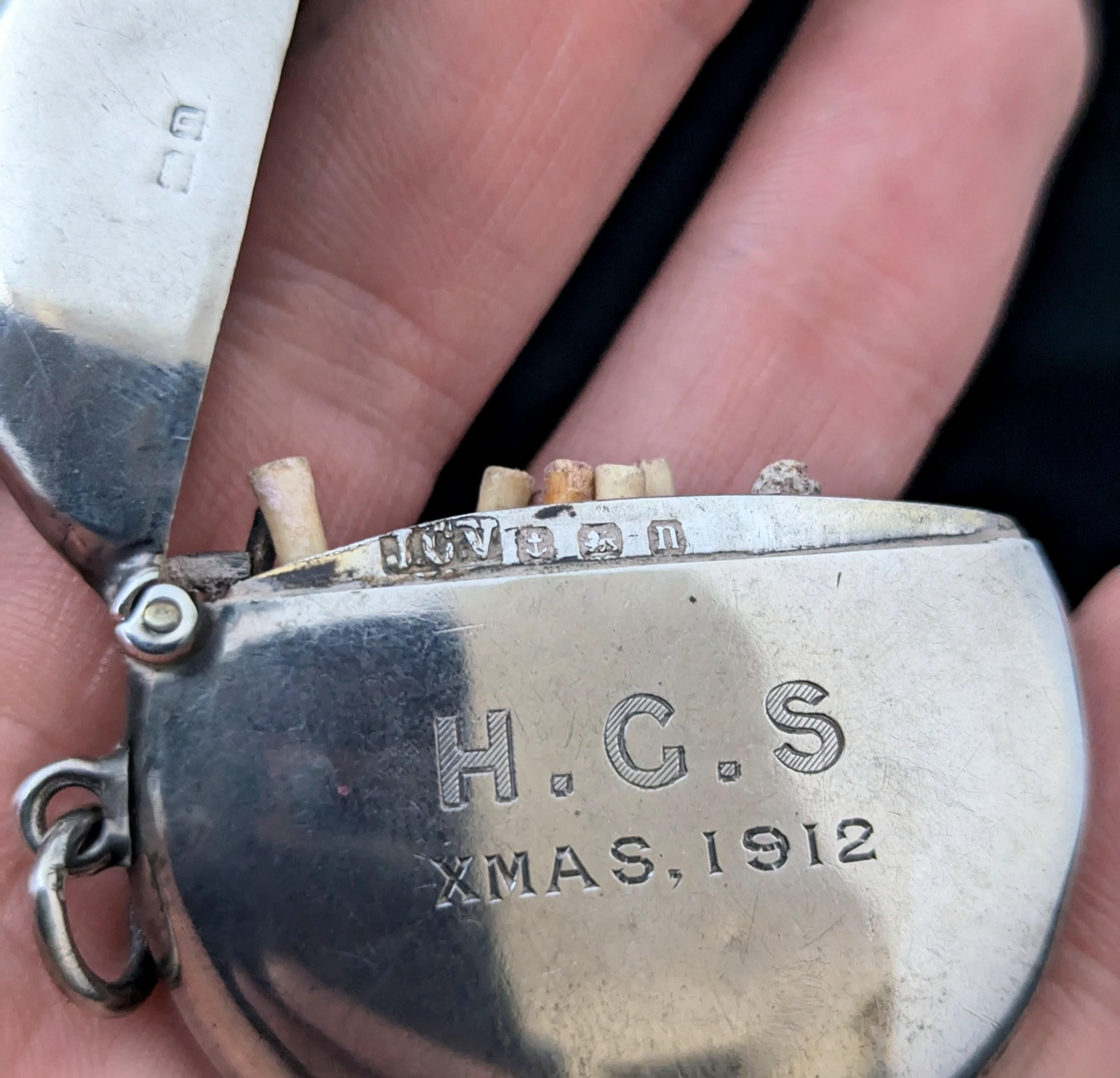 British Antique Sterling silver Vesta case, round, Xmas 1912 For Sale