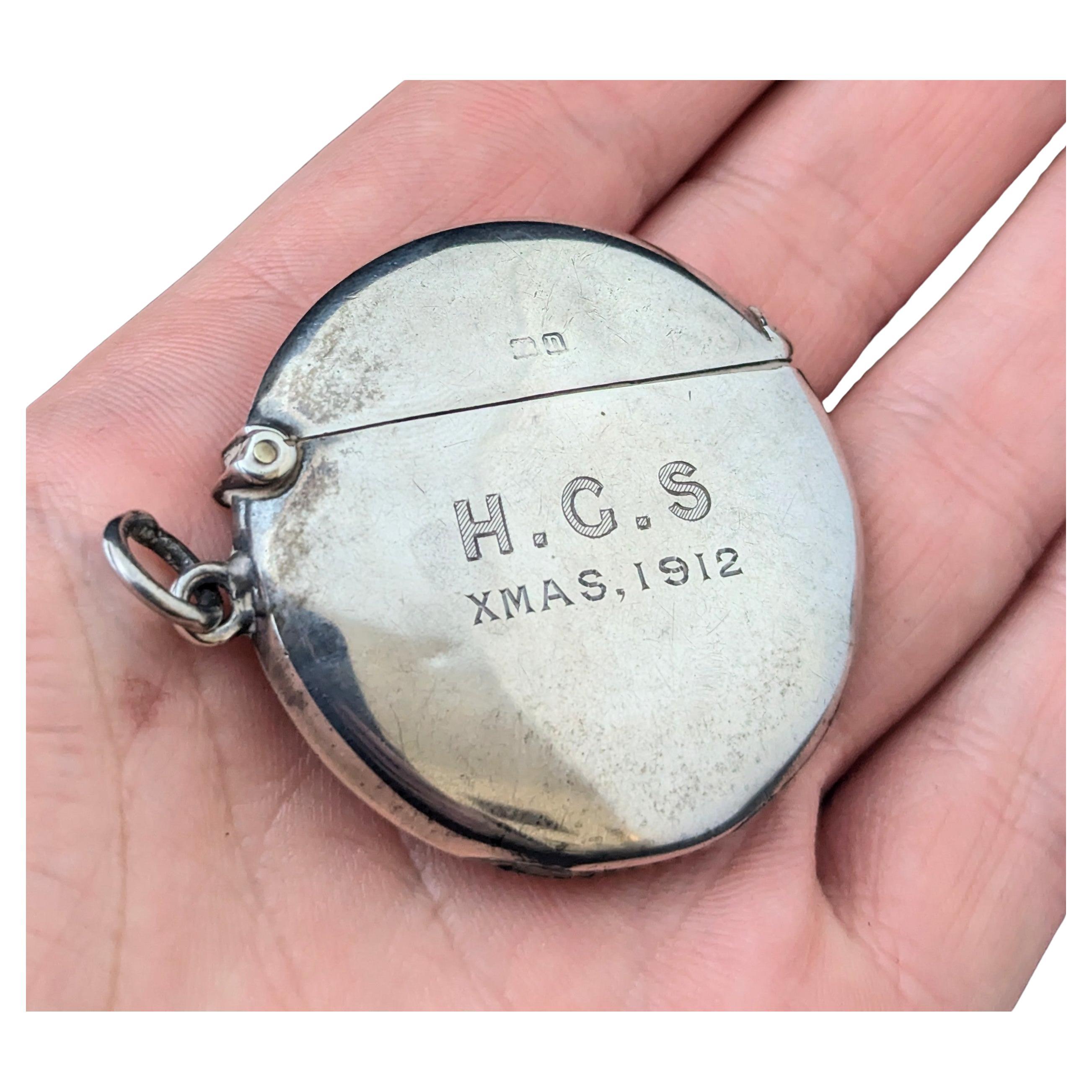 Antique Sterling silver Vesta case, round, Xmas 1912 For Sale
