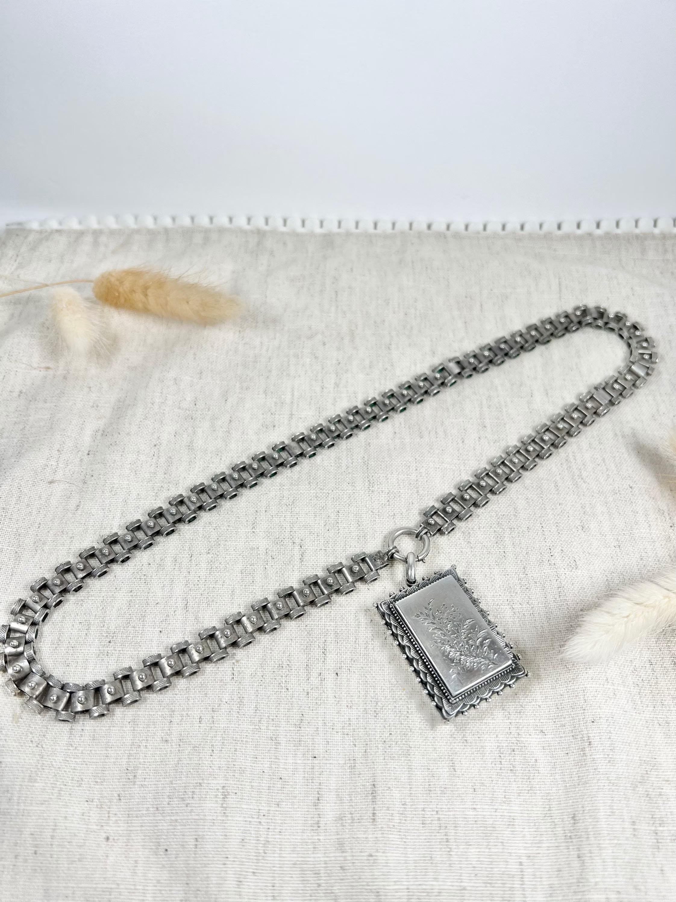 Antique Sterling Silver Victorian Book Chain & Rectangular Locket Necklace For Sale 1