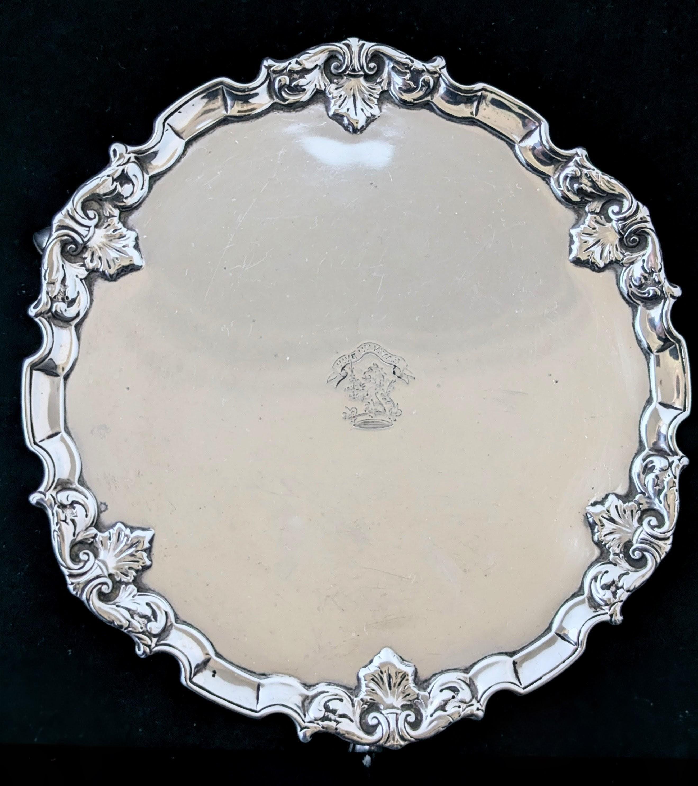 Vittoriano Antico cameriere in argento Sterling, vassoio portacarte in vendita