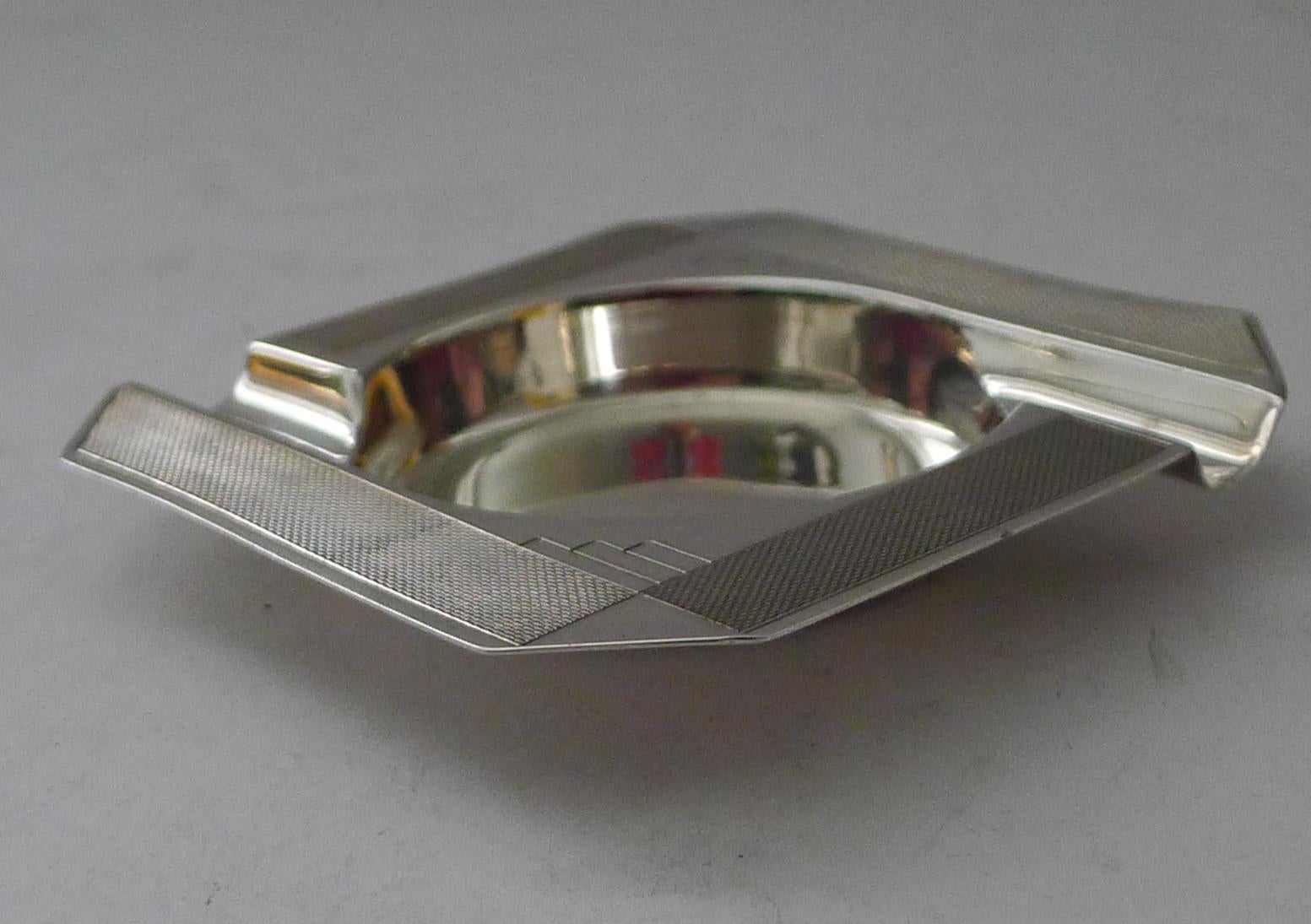 Argento 925 Antico posacenere in argento massiccio di John Grinsell & Sons - 1914 in vendita