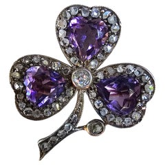Broche antique en forme de trèfle, en or rose 14 carats, sertie d'améthystes et de diamants, avec un élément supérieur en argent sterling