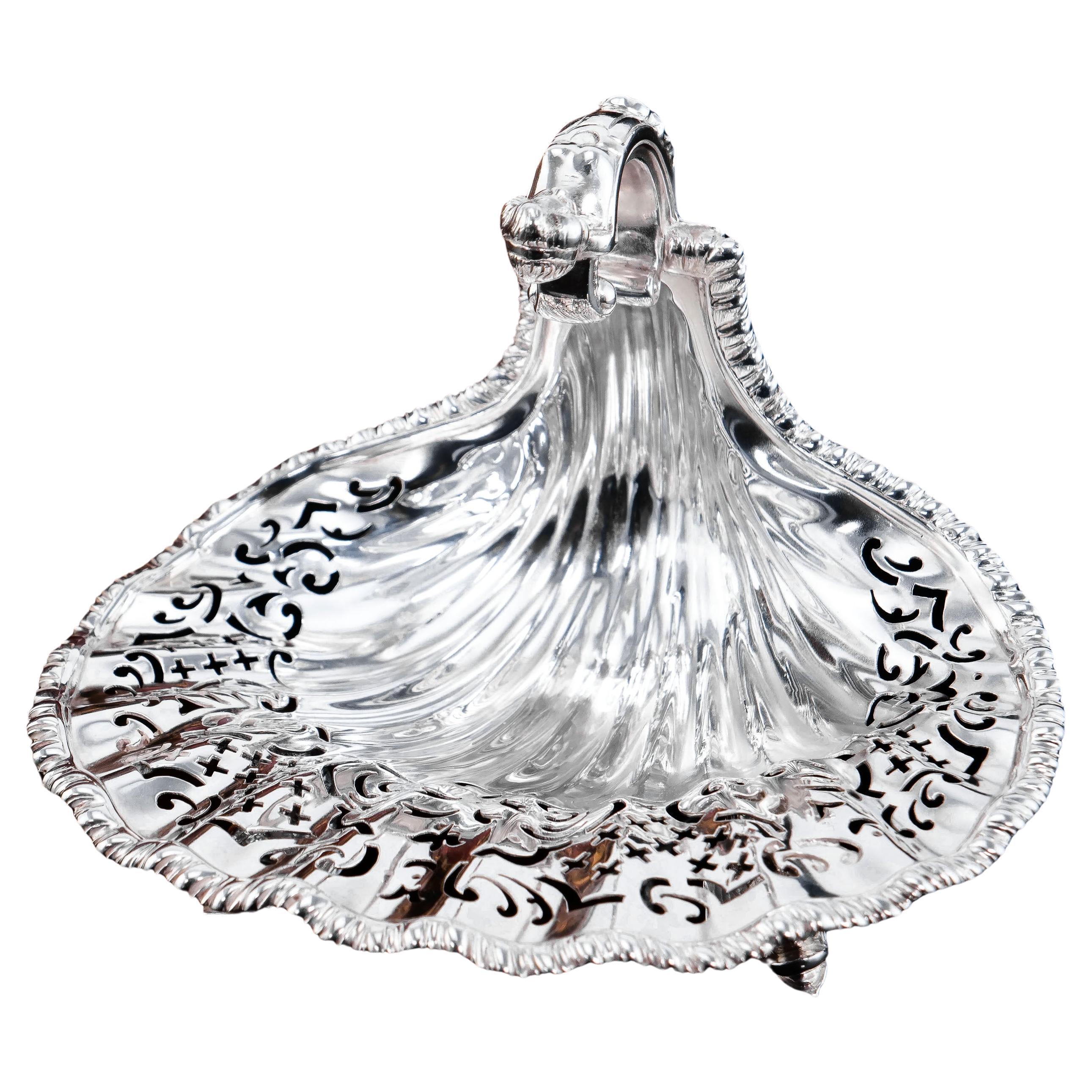 Antique SterlingSilver Rococo Shell Dish in the Manner of Paul de Lamerie - 1908 For Sale