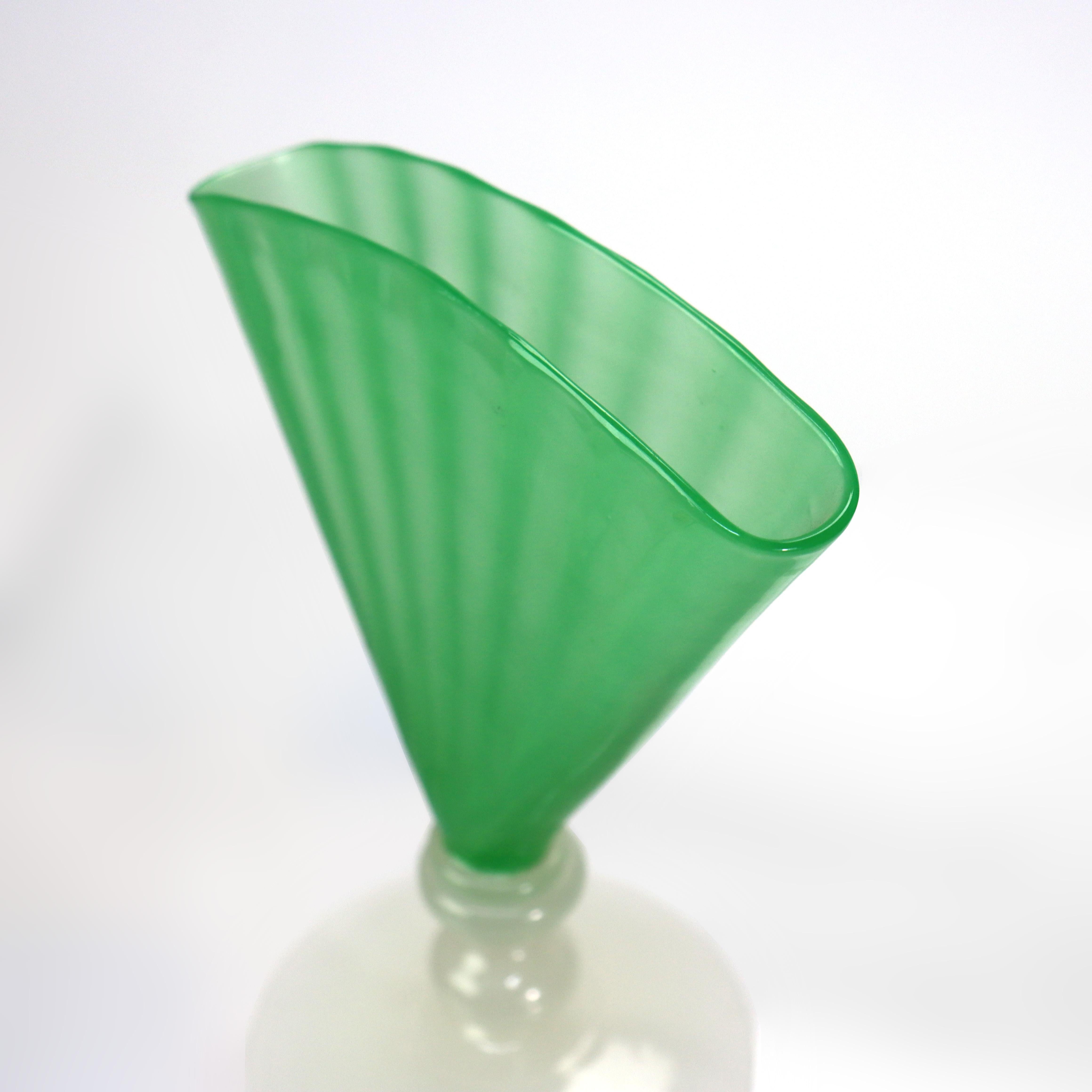 Antique Steuben Alabaster & Jade Green Art Glass Fan Vase C1920 For Sale 5