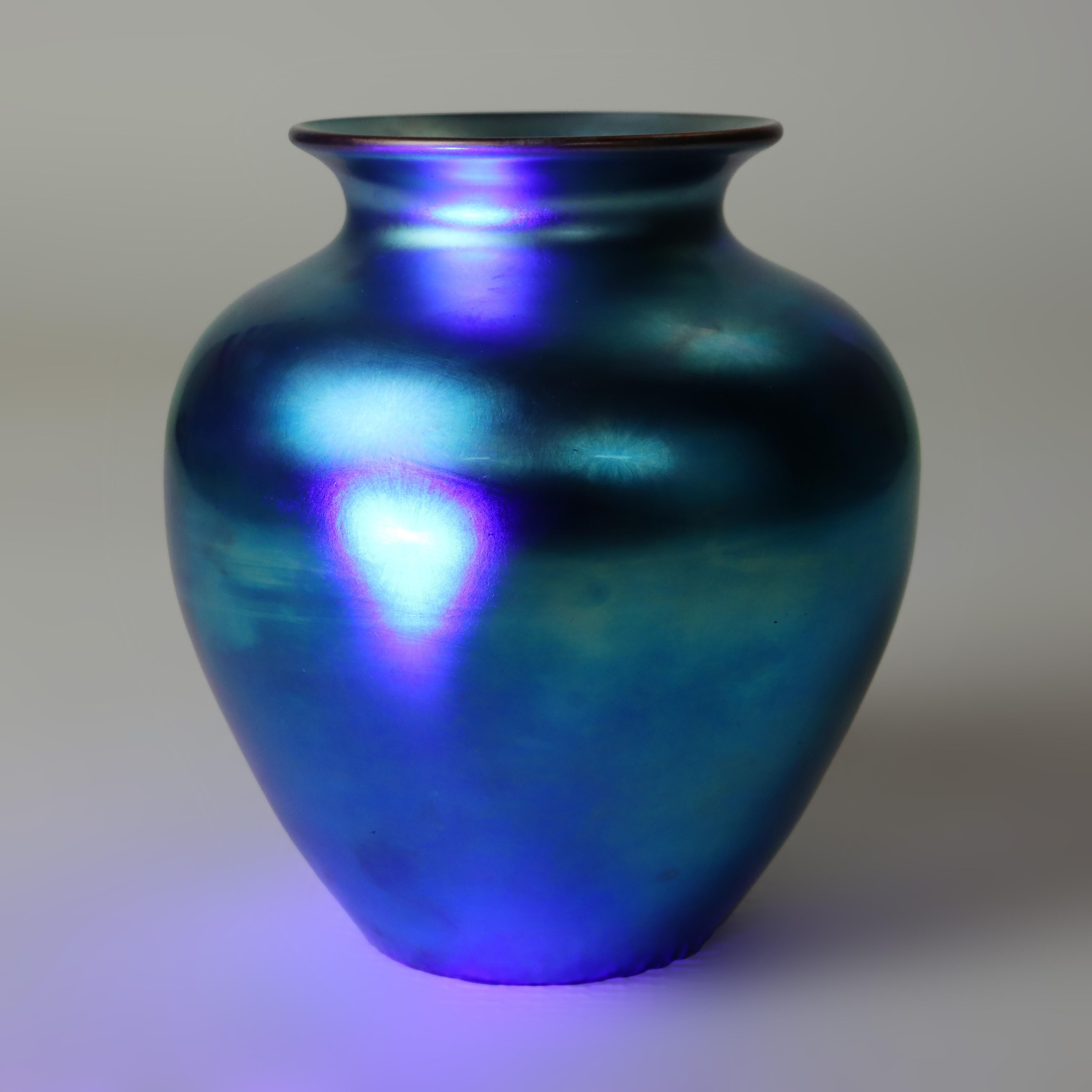Antike Steuben Blau Aurene Kunst Glas Vase signiert C1920

Maße: 6 1/4