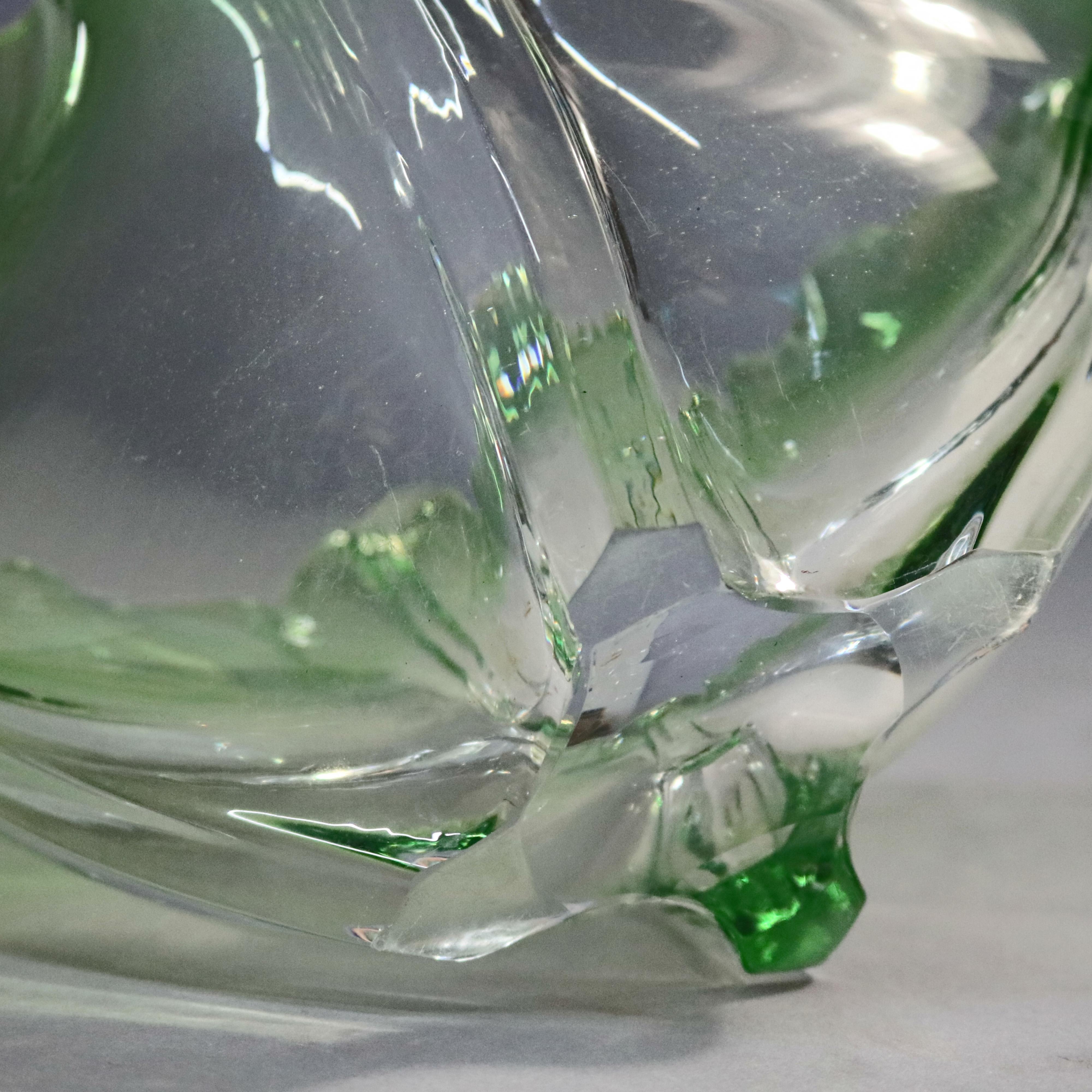 Antique Steuben Glass Emerald Green to Clear Handkerchief Center Bowl circa 1930 In Good Condition In Big Flats, NY