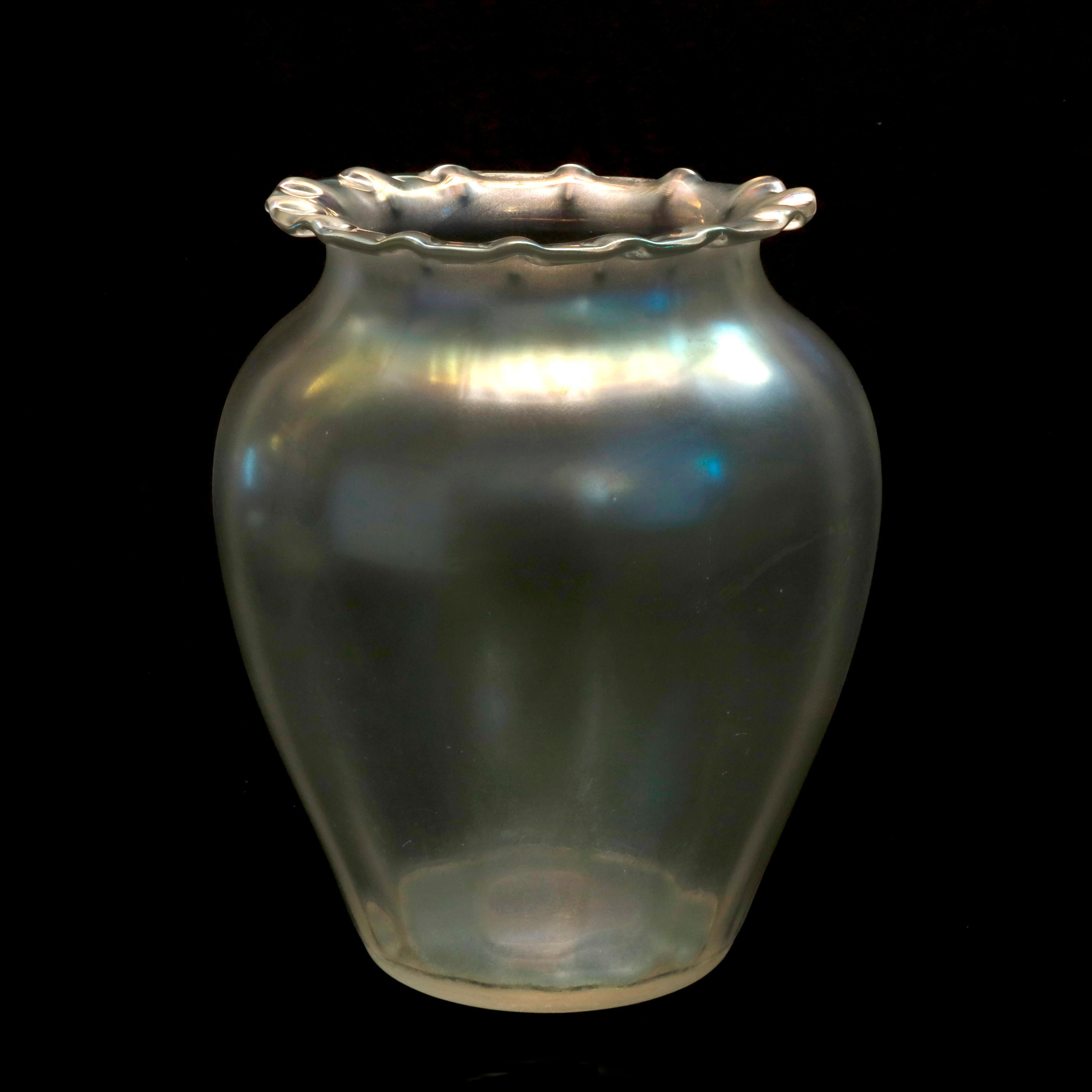 American Antique Steuben Verre De Soie Crimped Edge Art Glass Vase, Circa 1920